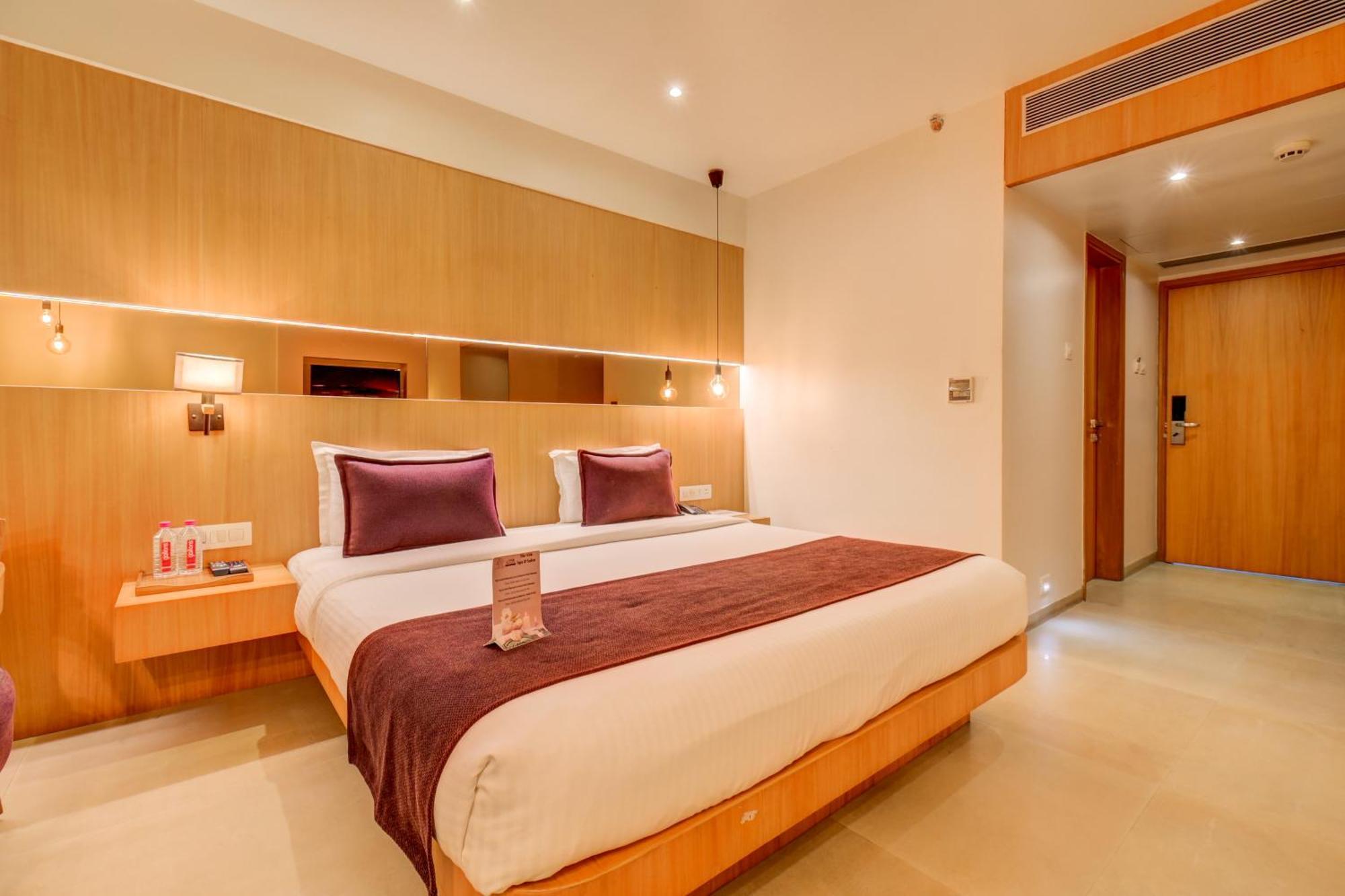 The Ssk Solitaire & Banquets Hotel