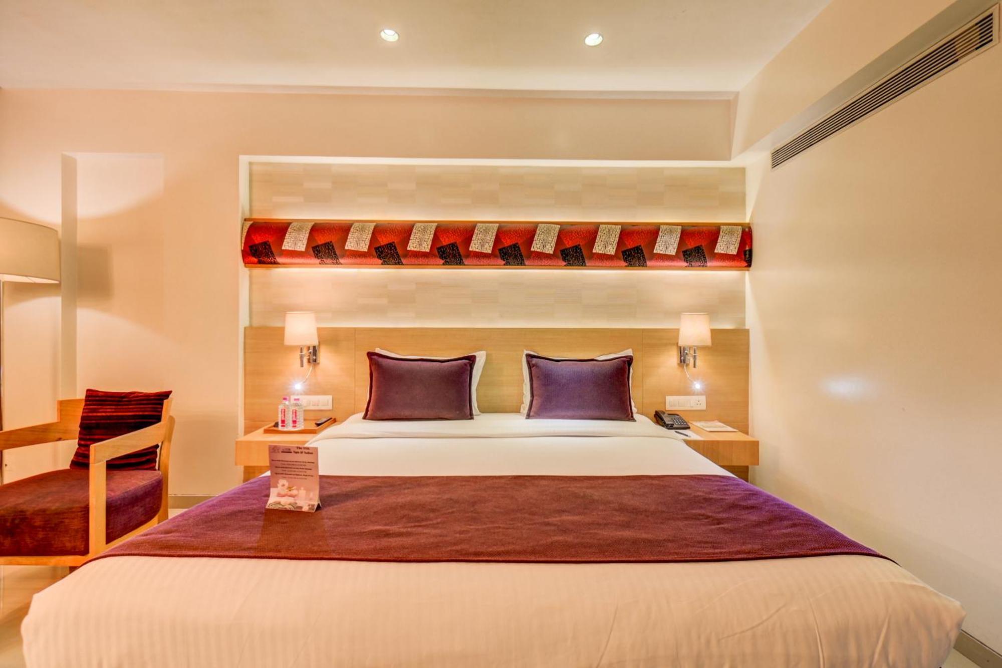 The Ssk Solitaire & Banquets Hotel 3*