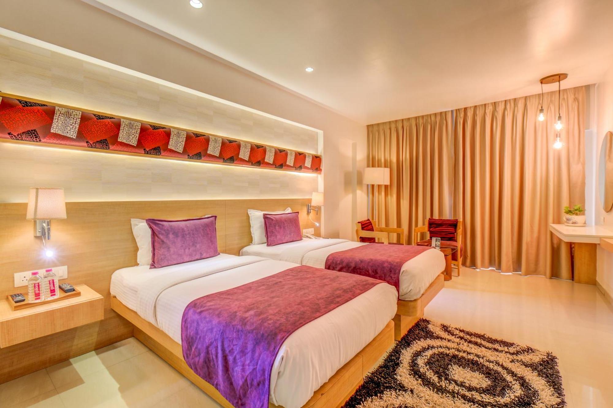 Hotel The Ssk Solitaire & Banquets