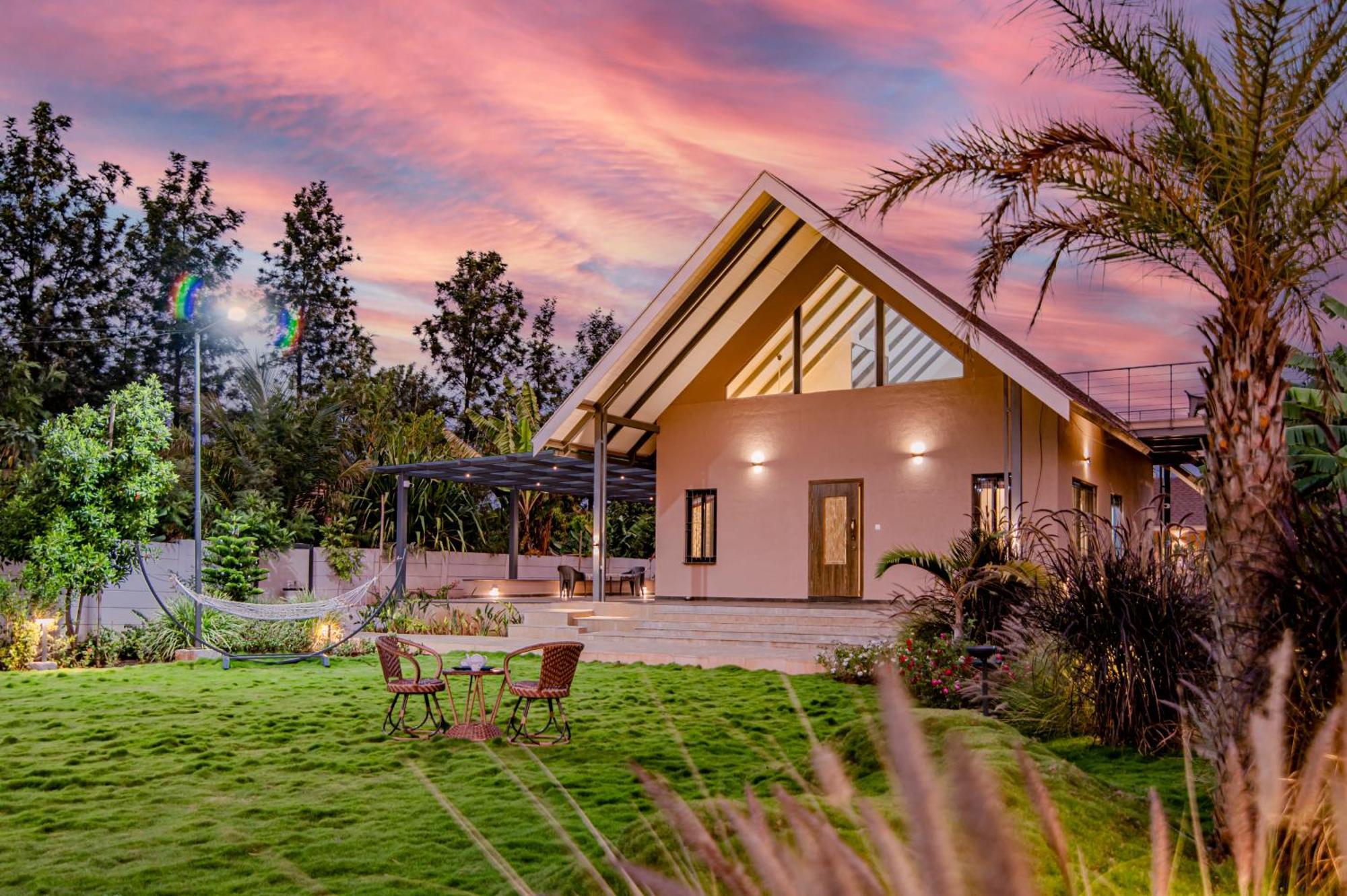 Saffronstays Eden, - Pet-friendly With Pool, Jacuzzi & Grape Farm * Nashik