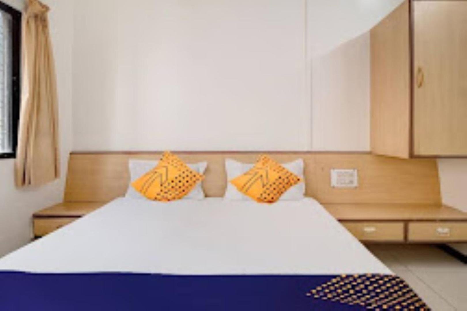 Rahi Hotel 2*