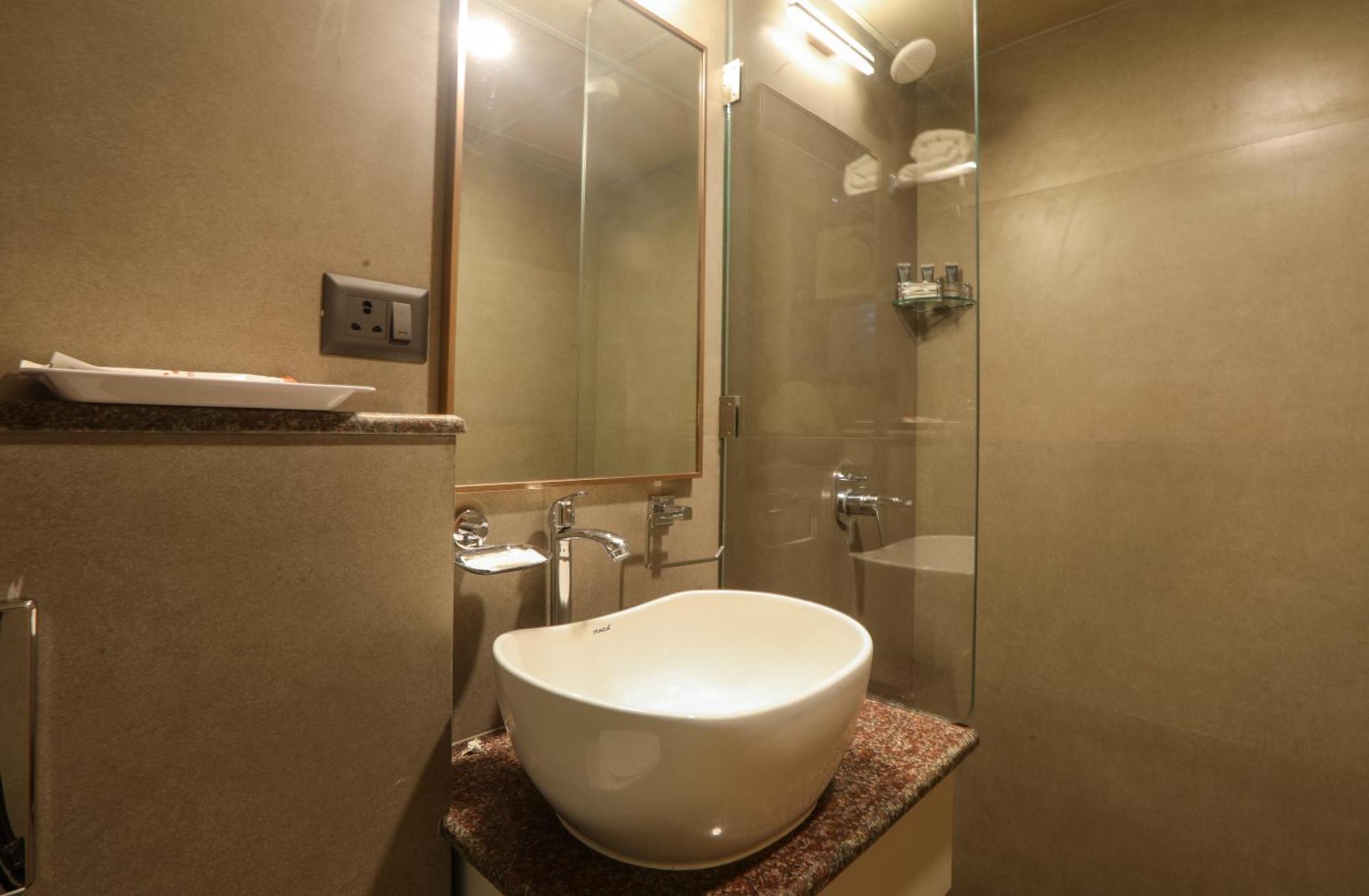 Ira By Orchid, Hotel 3*