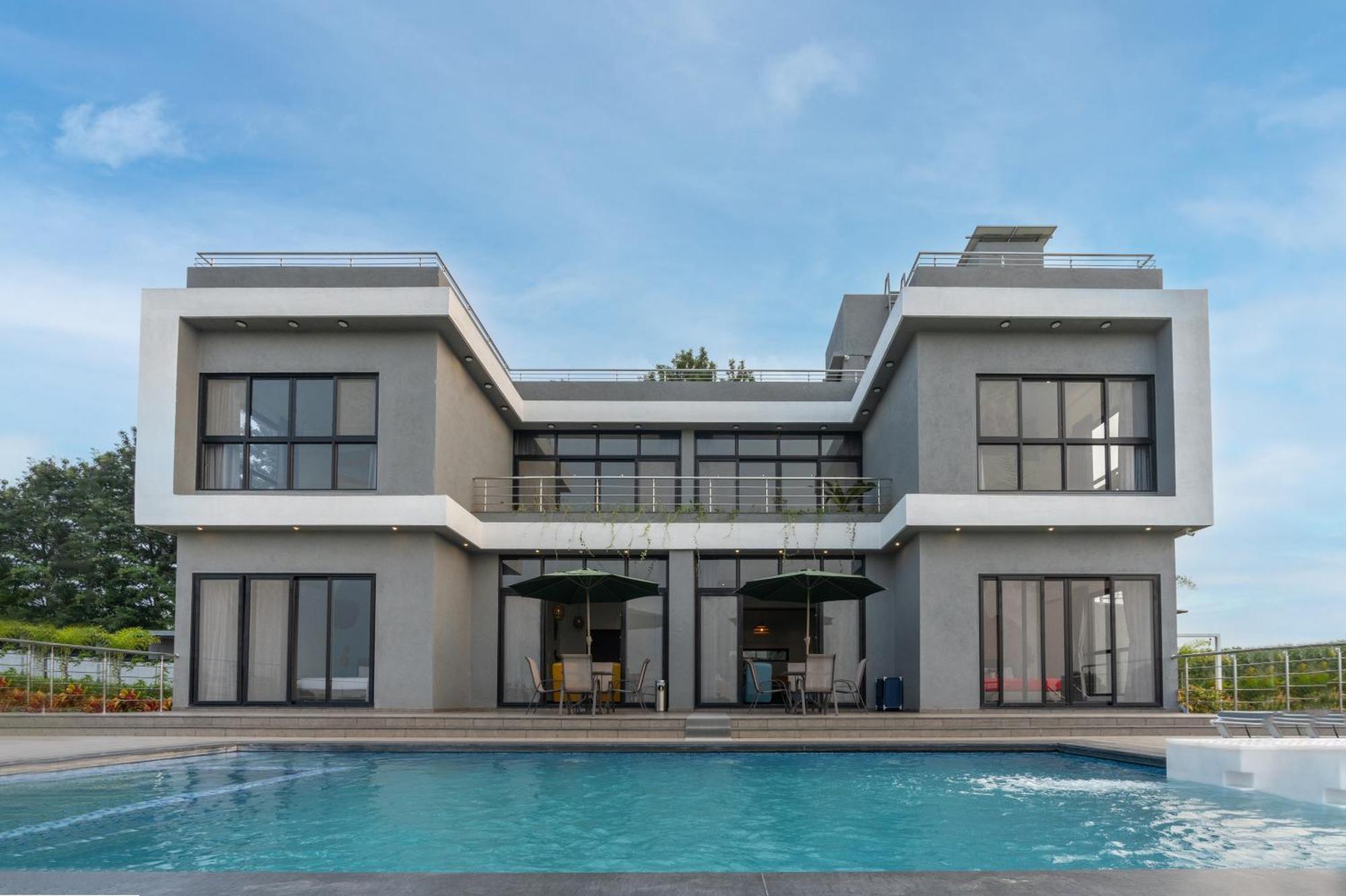 Villa Casa Boho: Chic Retreat With Farm Views And Pool *