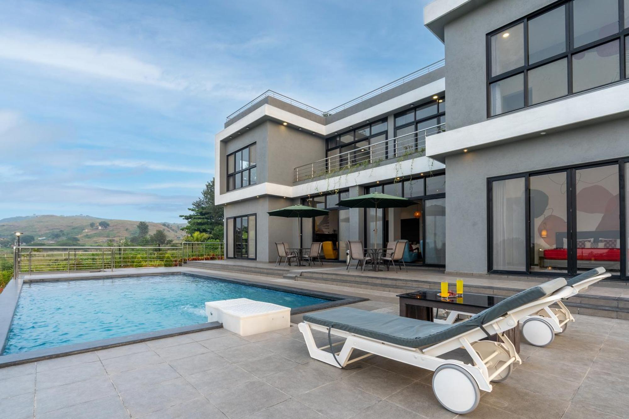 Villa Casa Boho: Chic Retreat With Farm Views And Pool