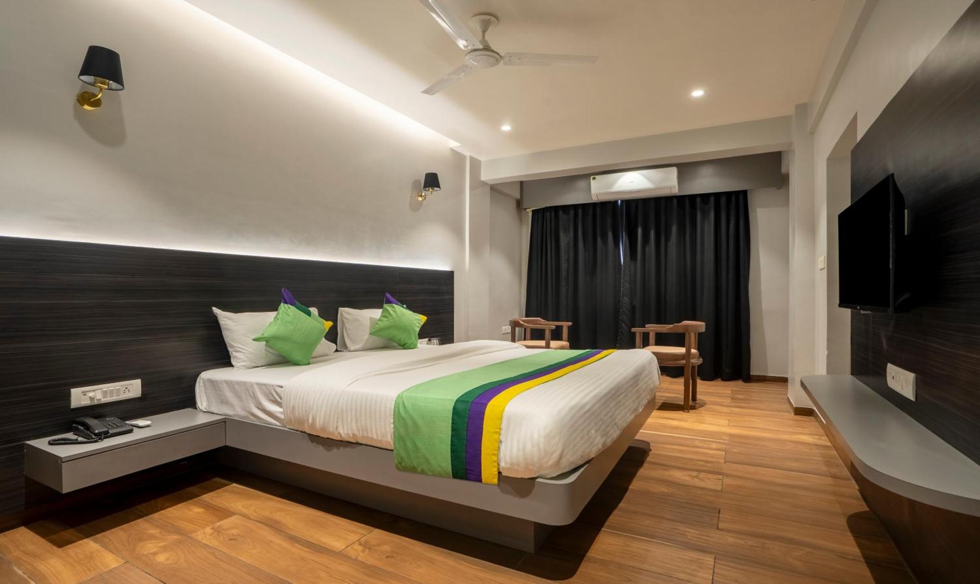 Hotel Treebo Prasha 3*