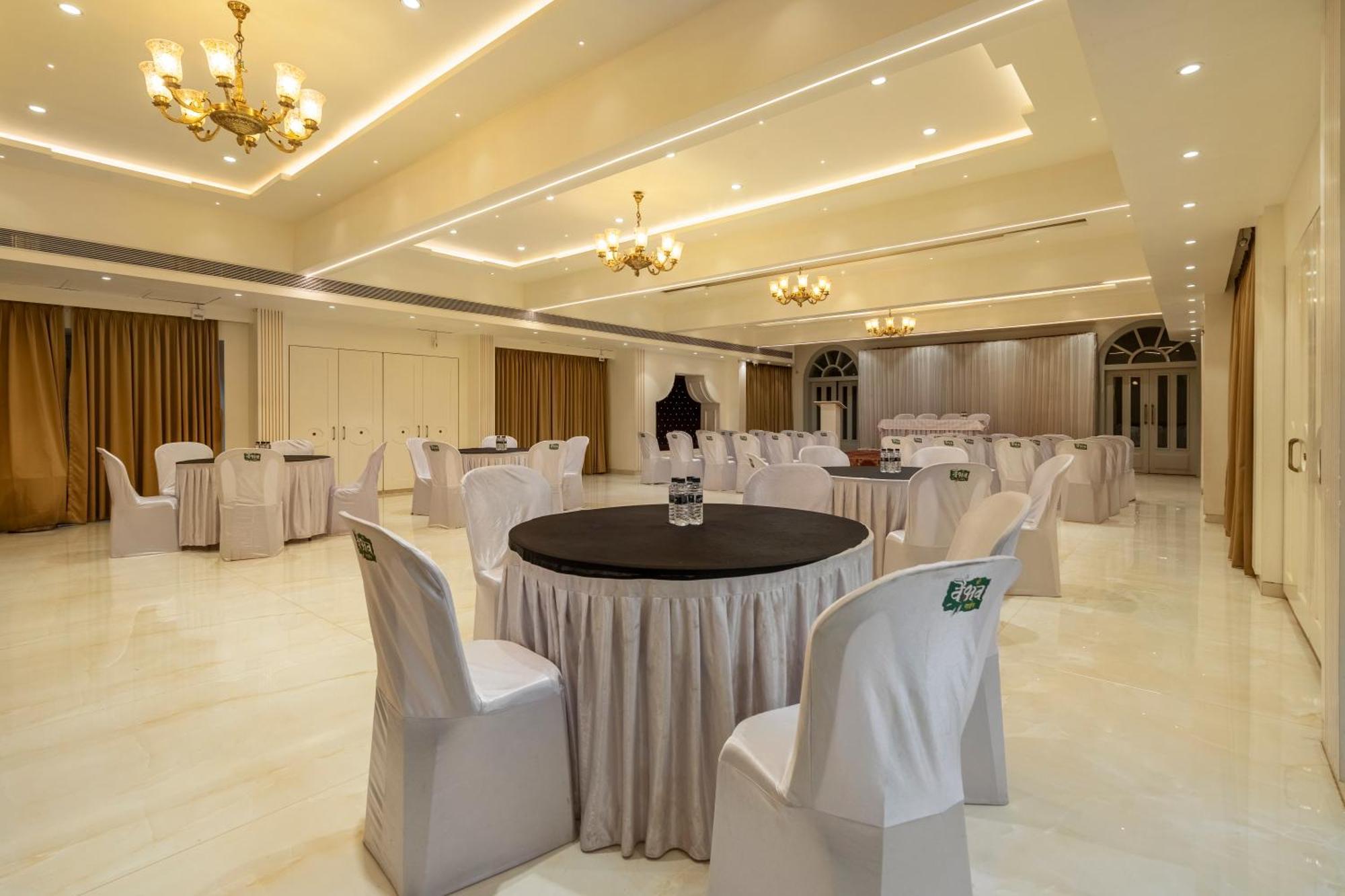 Treebo Prasha Hotel