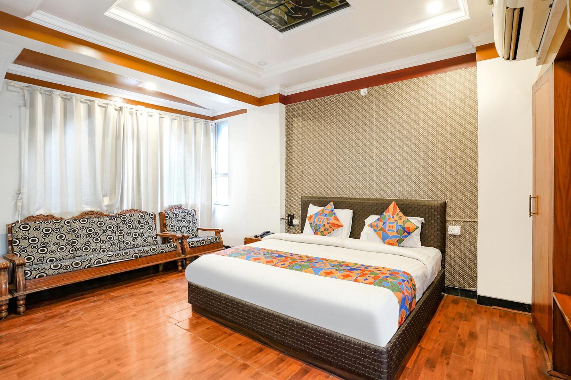 Hotel Fabhotel Silver Ii