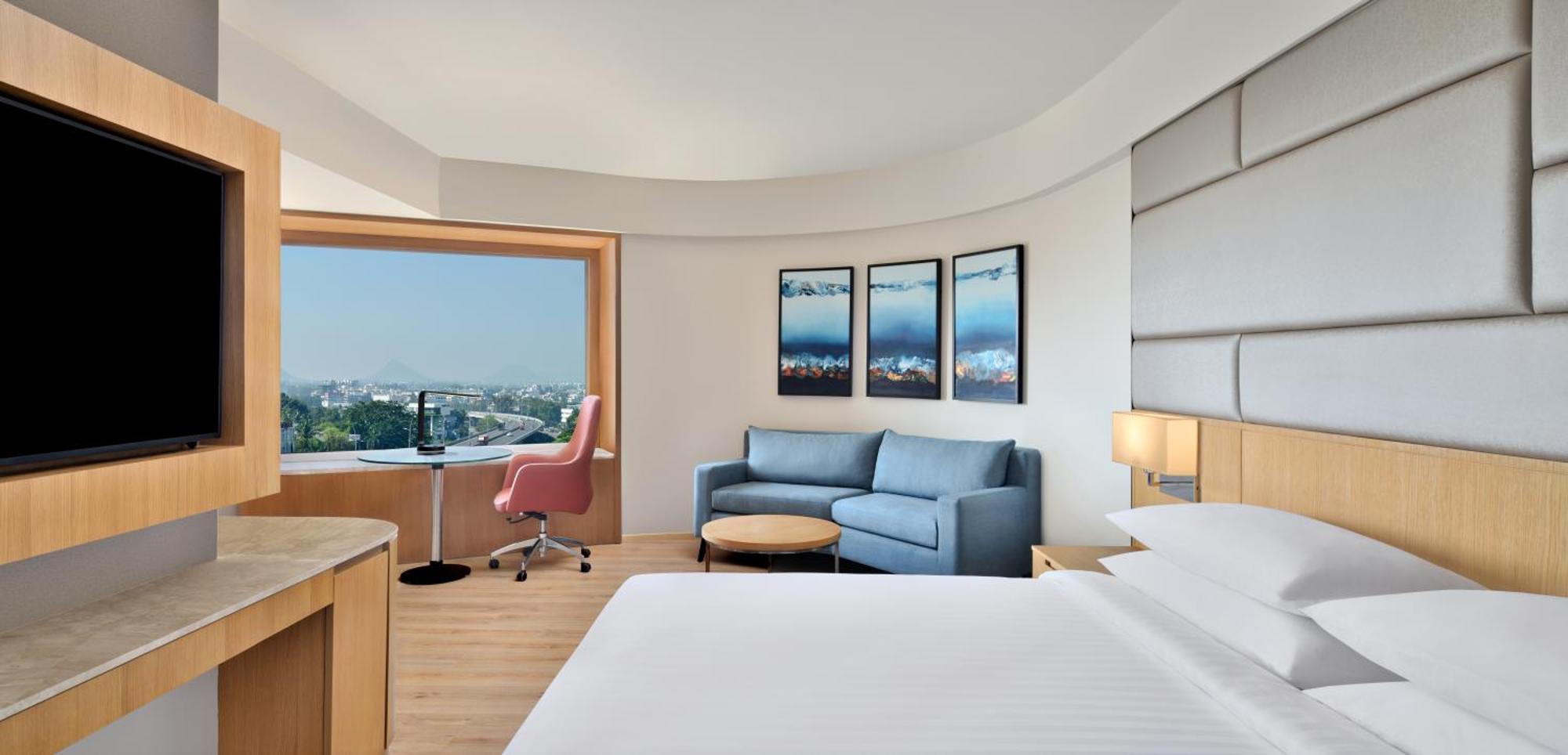 Courtyard By Marriott Hotel