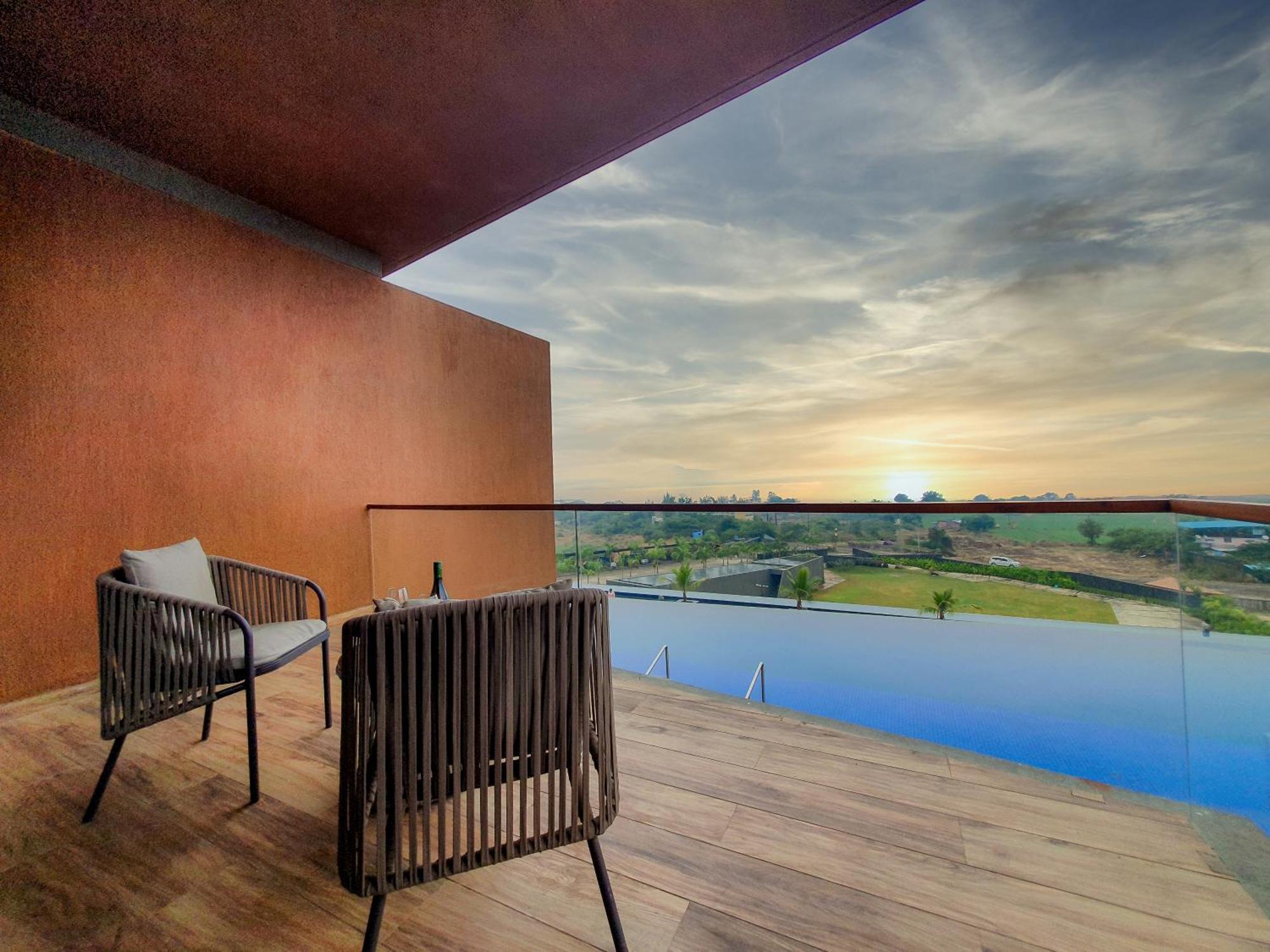 Resort Aria &