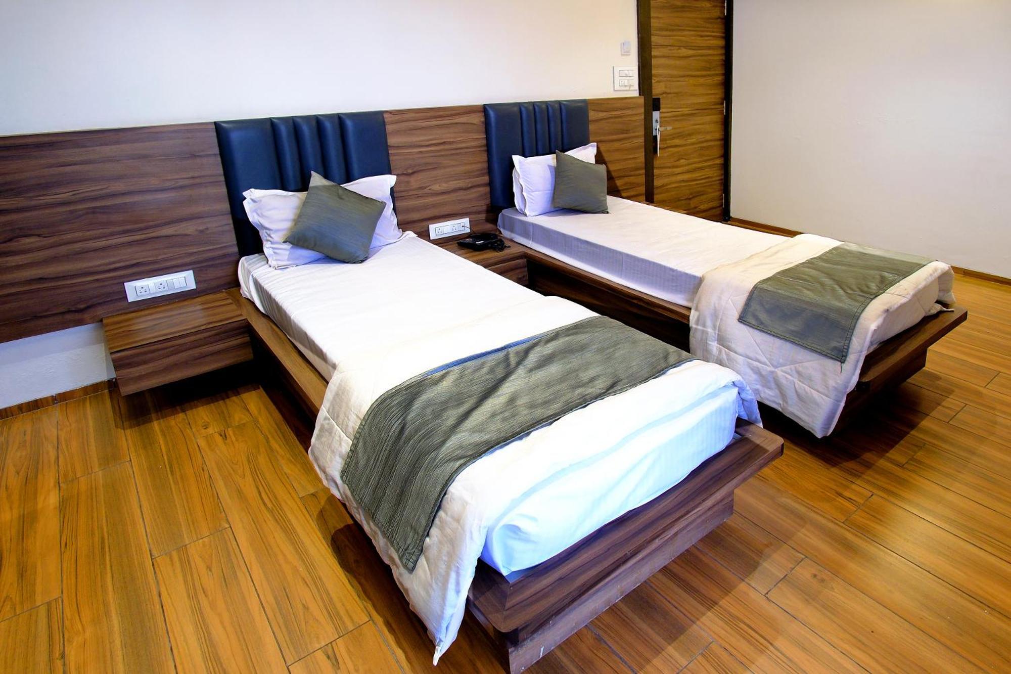 Maharaja Hotel 3*