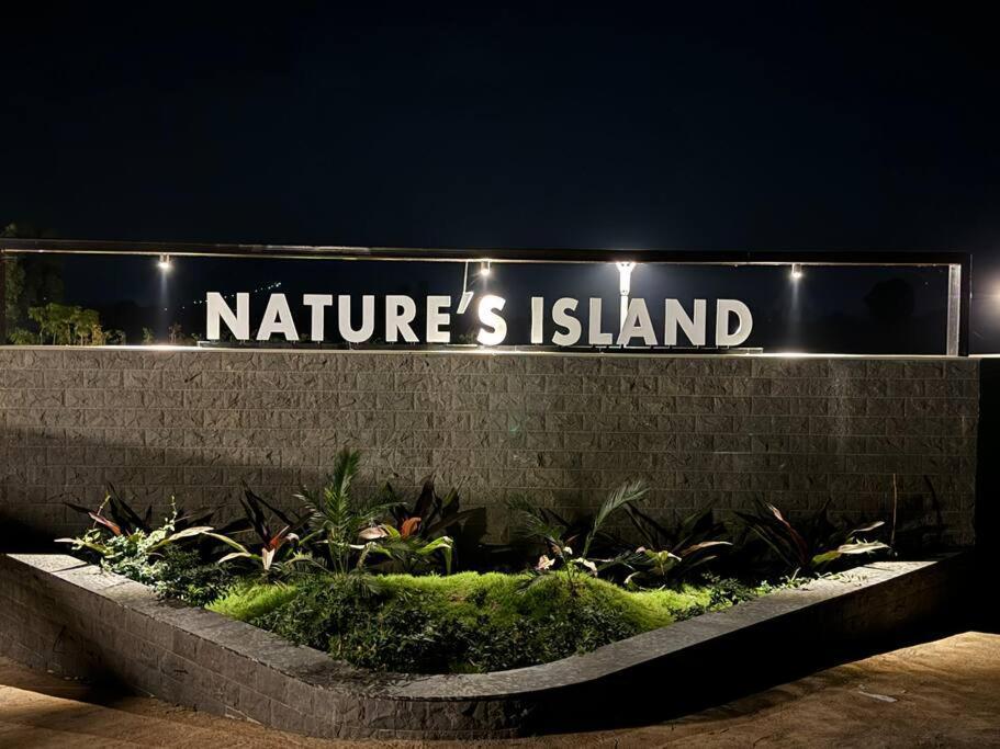 Nature's Island, Vaitarna
