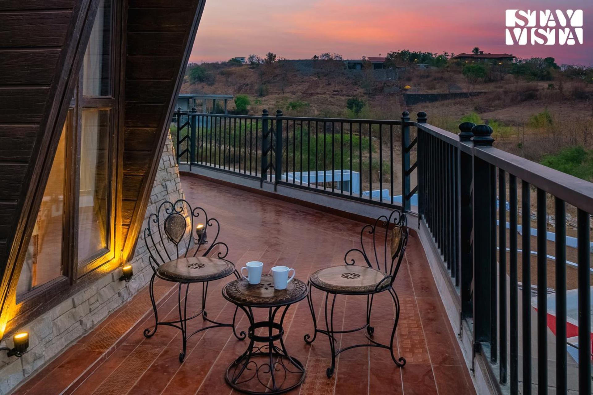 Stayvista's Cerenity Castle - Lakeside Haven With Hill-view, Terrace & Indoor Entertainment * Nashik