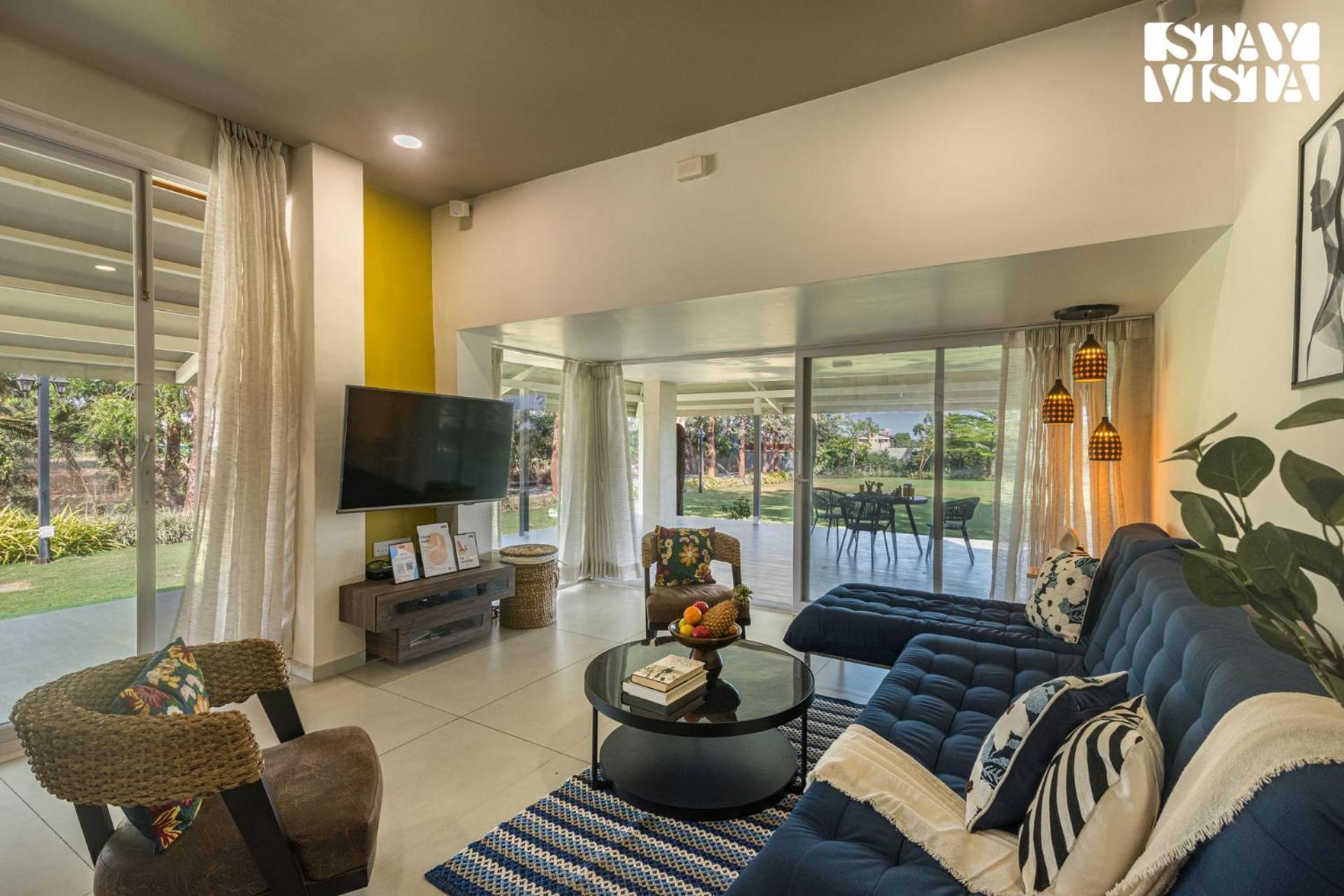Stayvista's Silver Grove - Serene Haven With Expansive Lawn & Terrace Villa