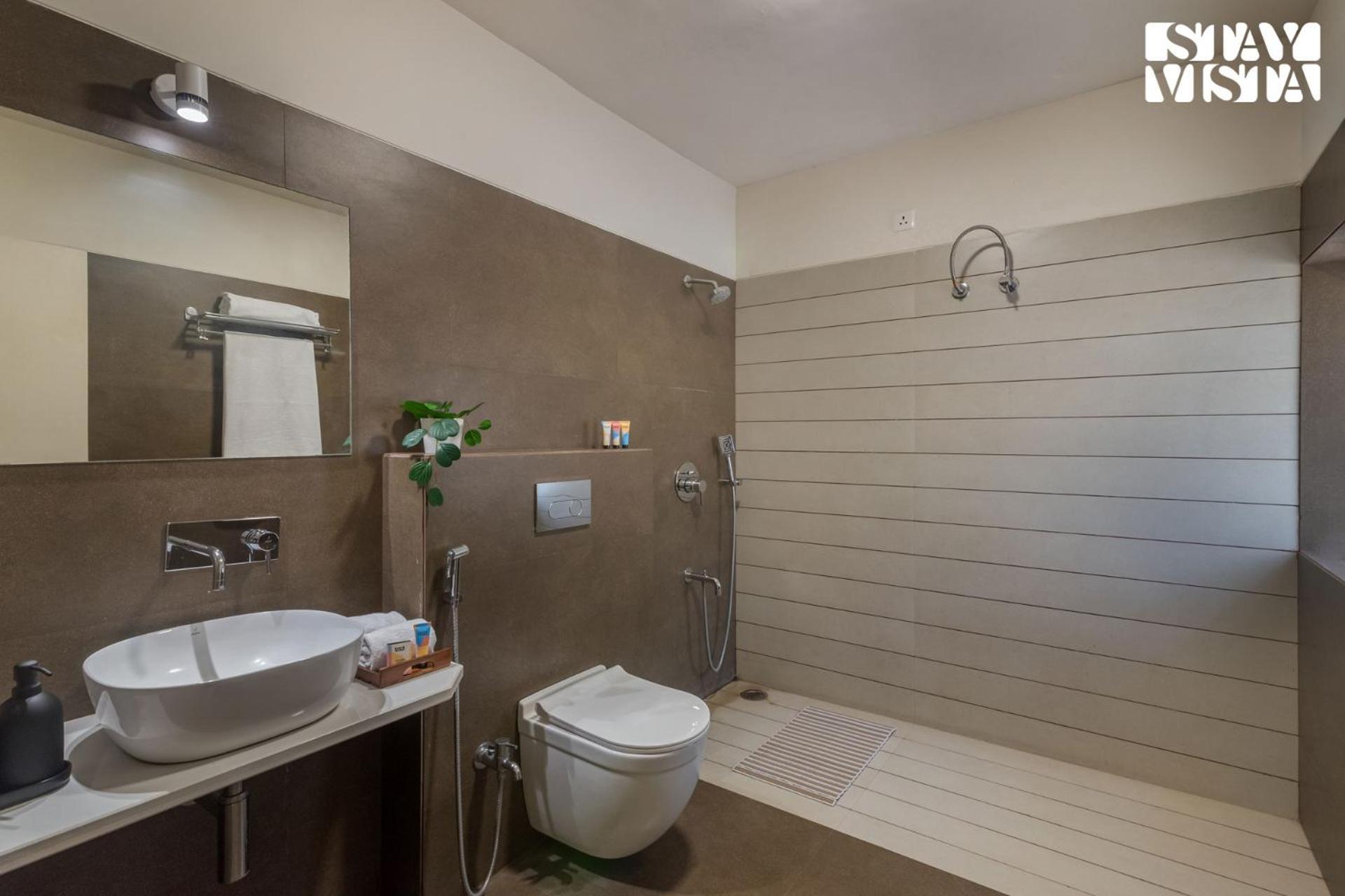Stayvista's Silver Grove - Serene Haven With Expansive Lawn & Terrace Nashik