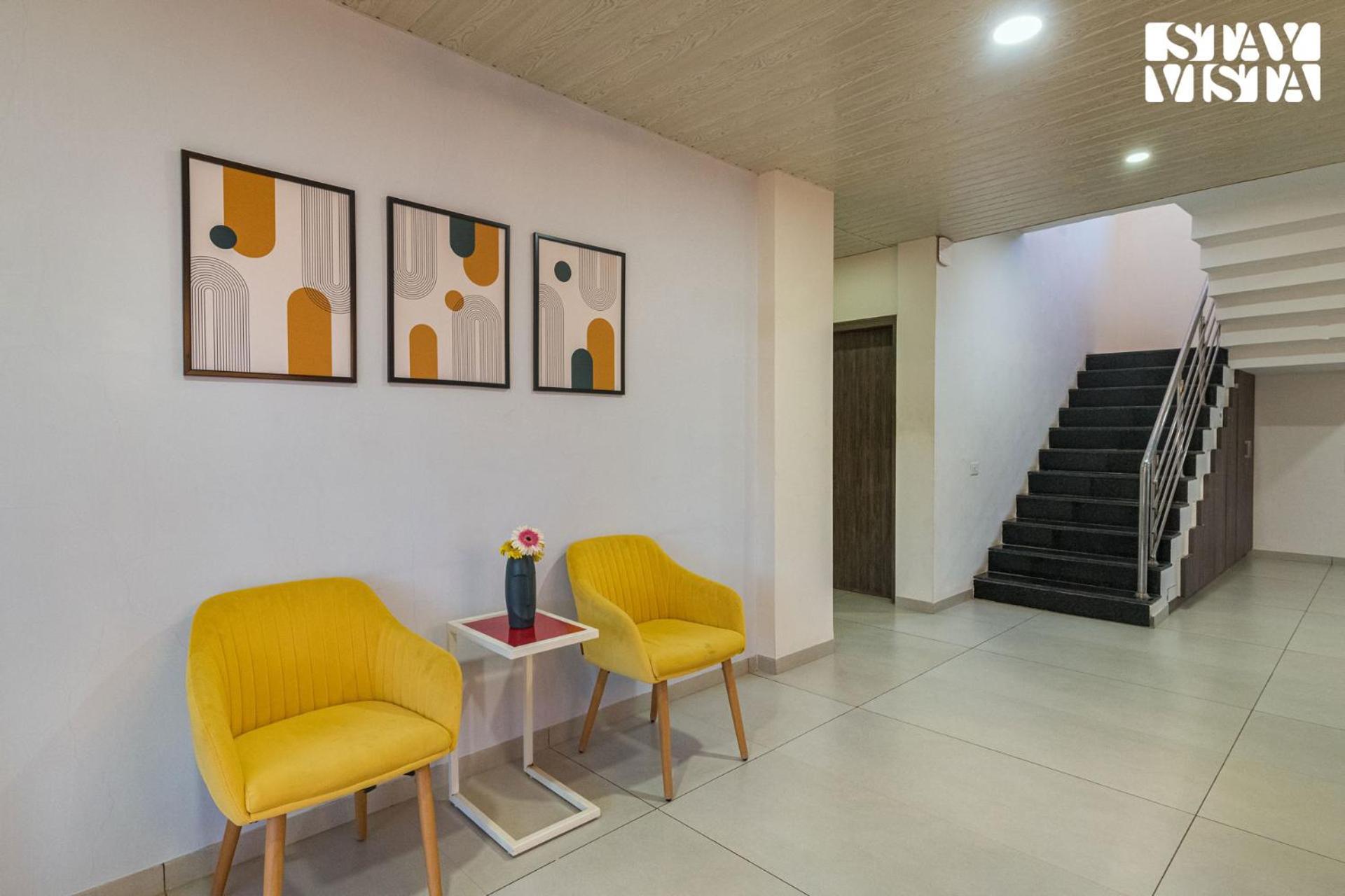 Stayvista's Silver Grove - Serene Haven With Expansive Lawn & Terrace Villa *