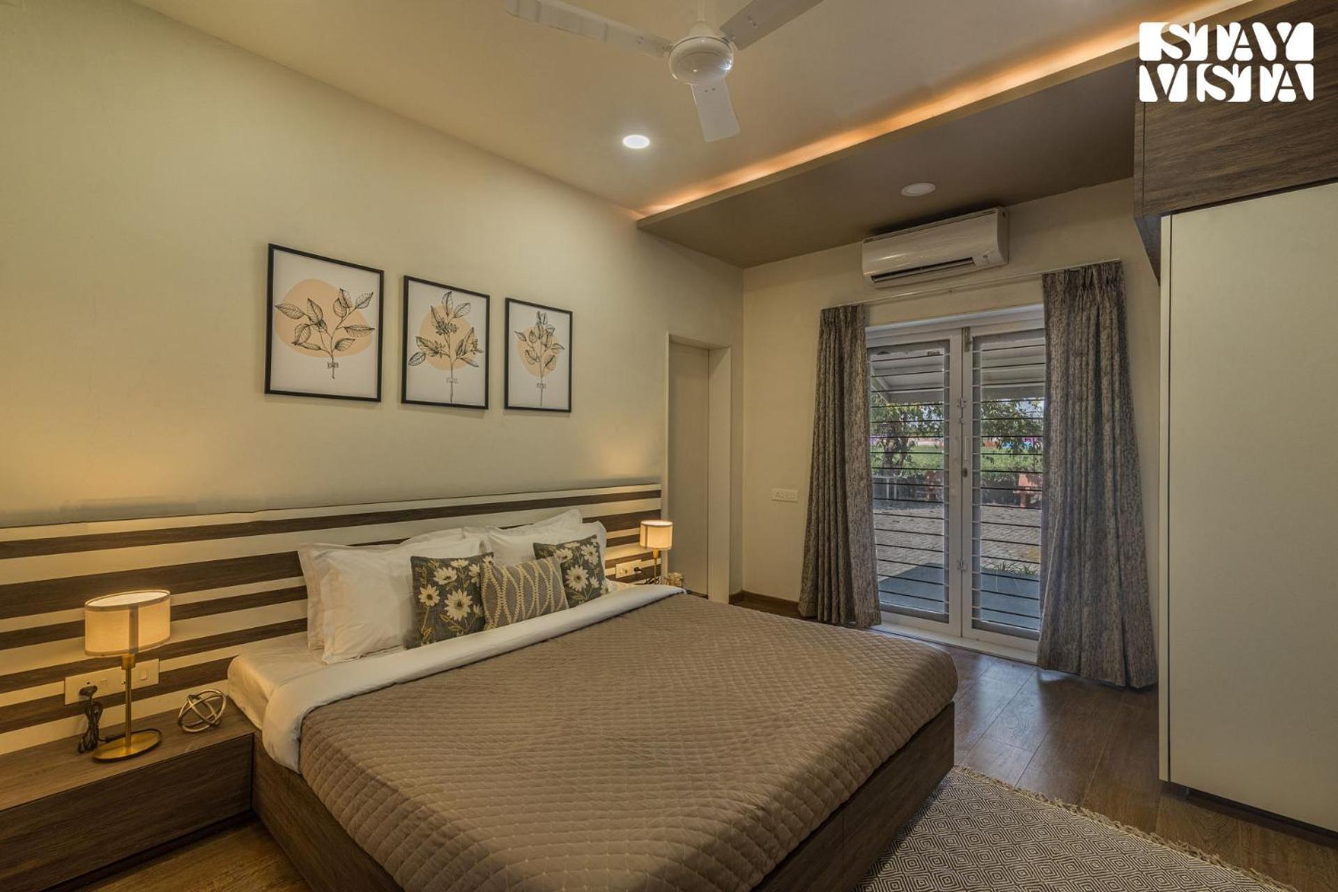 Stayvista's Silver Grove - Serene Haven With Expansive Lawn & Terrace Nashik