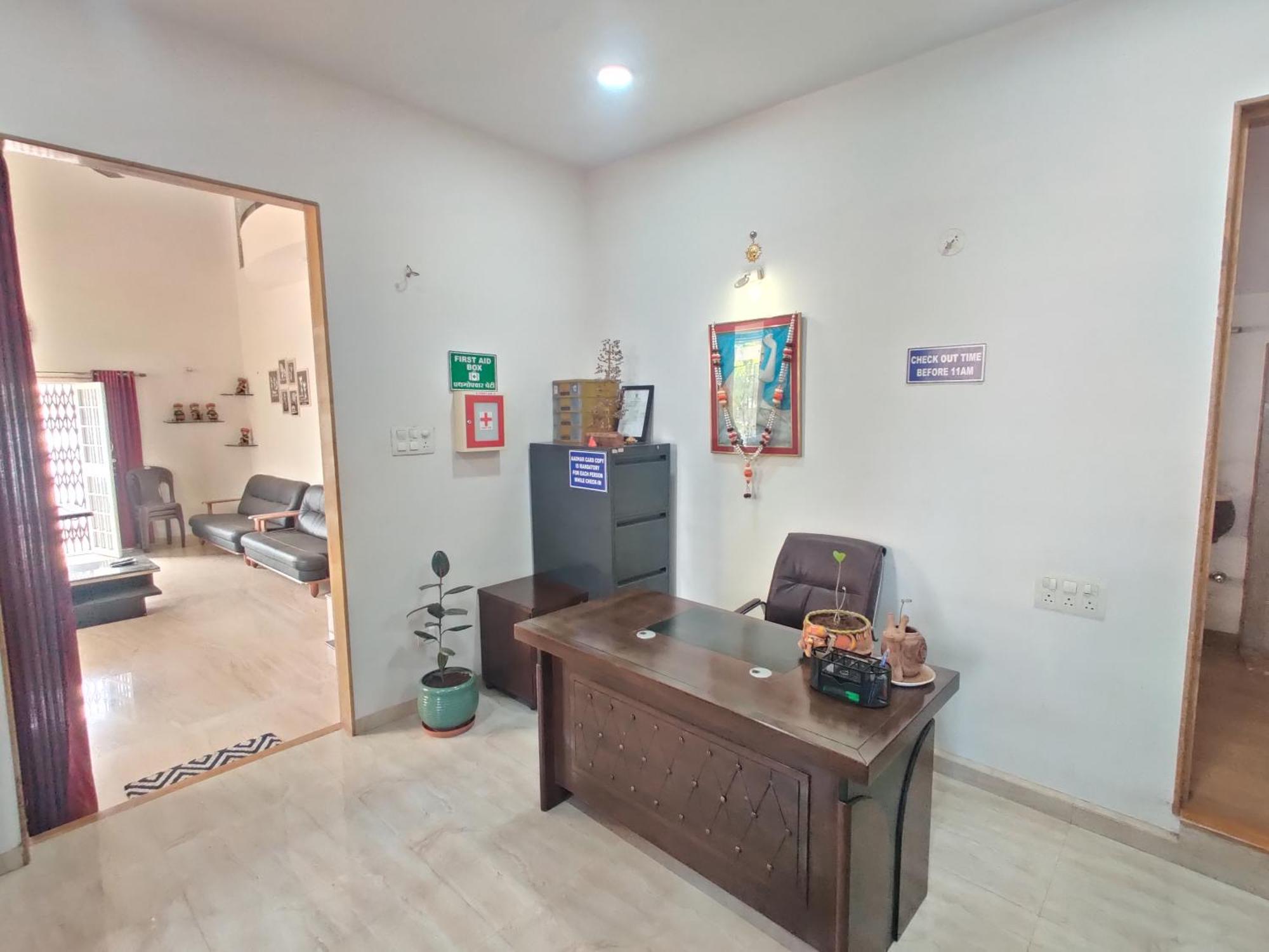 Holiday 4 Bhk - 12 Guests Homestay Villa *