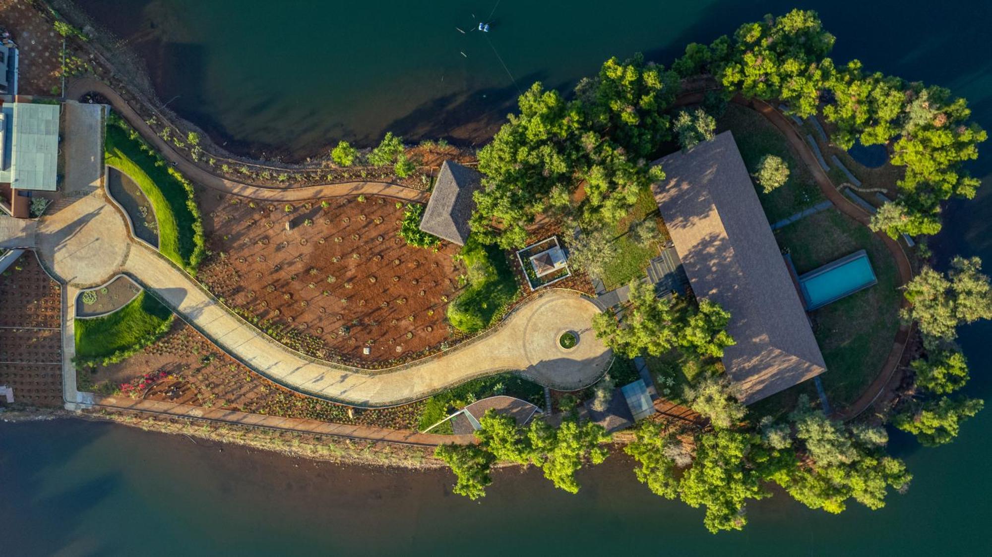 Villa Nature's Island, Vaitarna