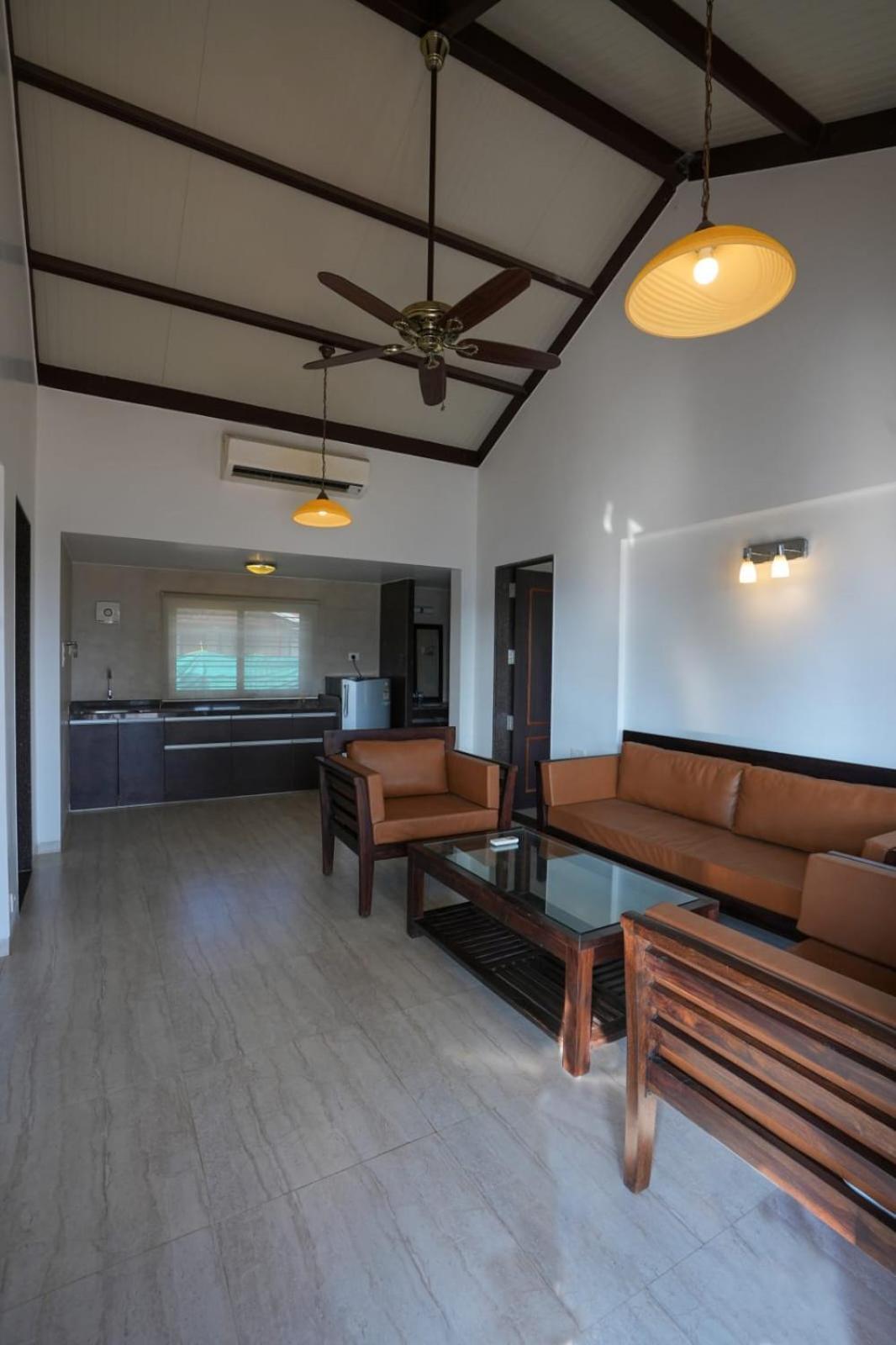 Hotel E&g Courts At Koroli Hill Station *