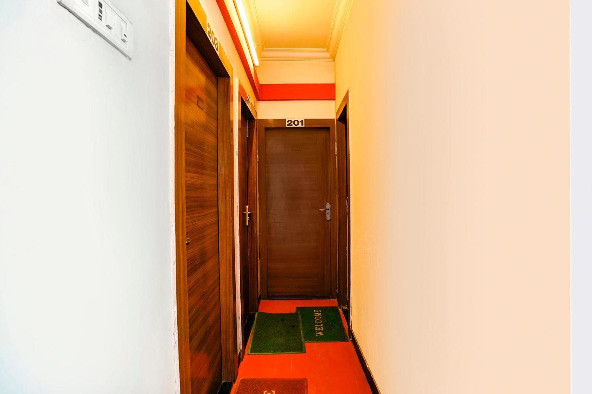 Fabhotel Saroj - Mumbai Naka Hotel 3*