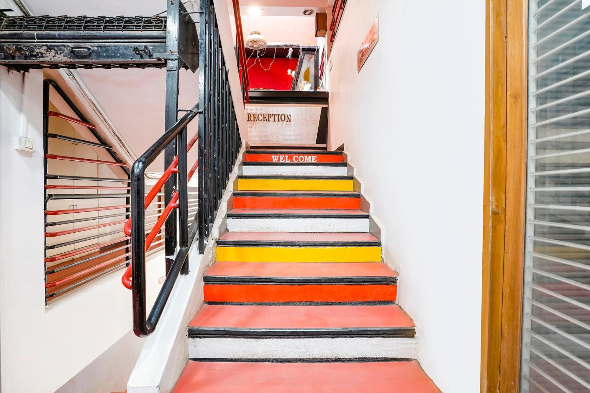 Fabhotel Saroj - Mumbai Naka Nashik