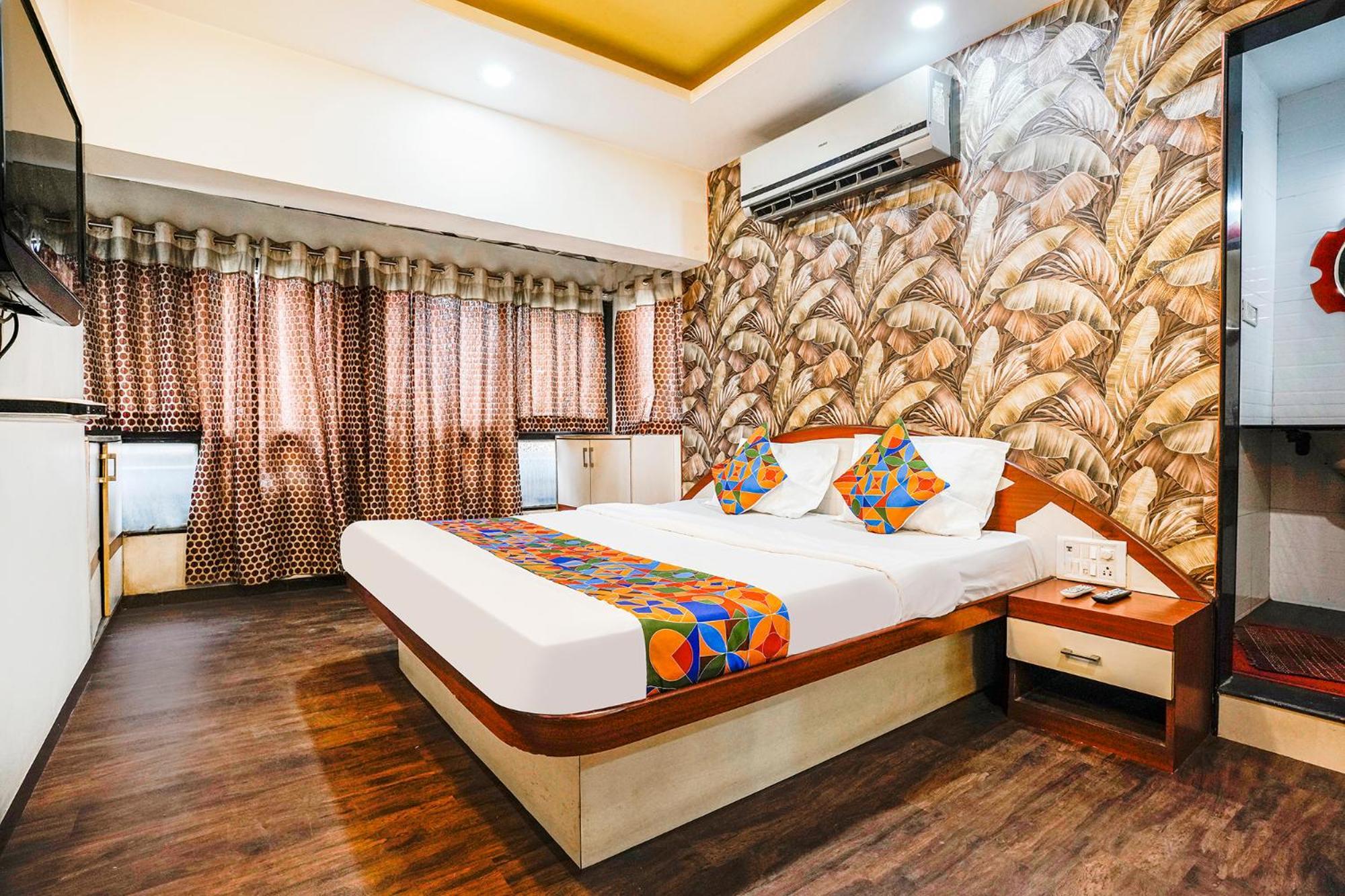 Fabhotel Saroj - Mumbai Naka Nashik