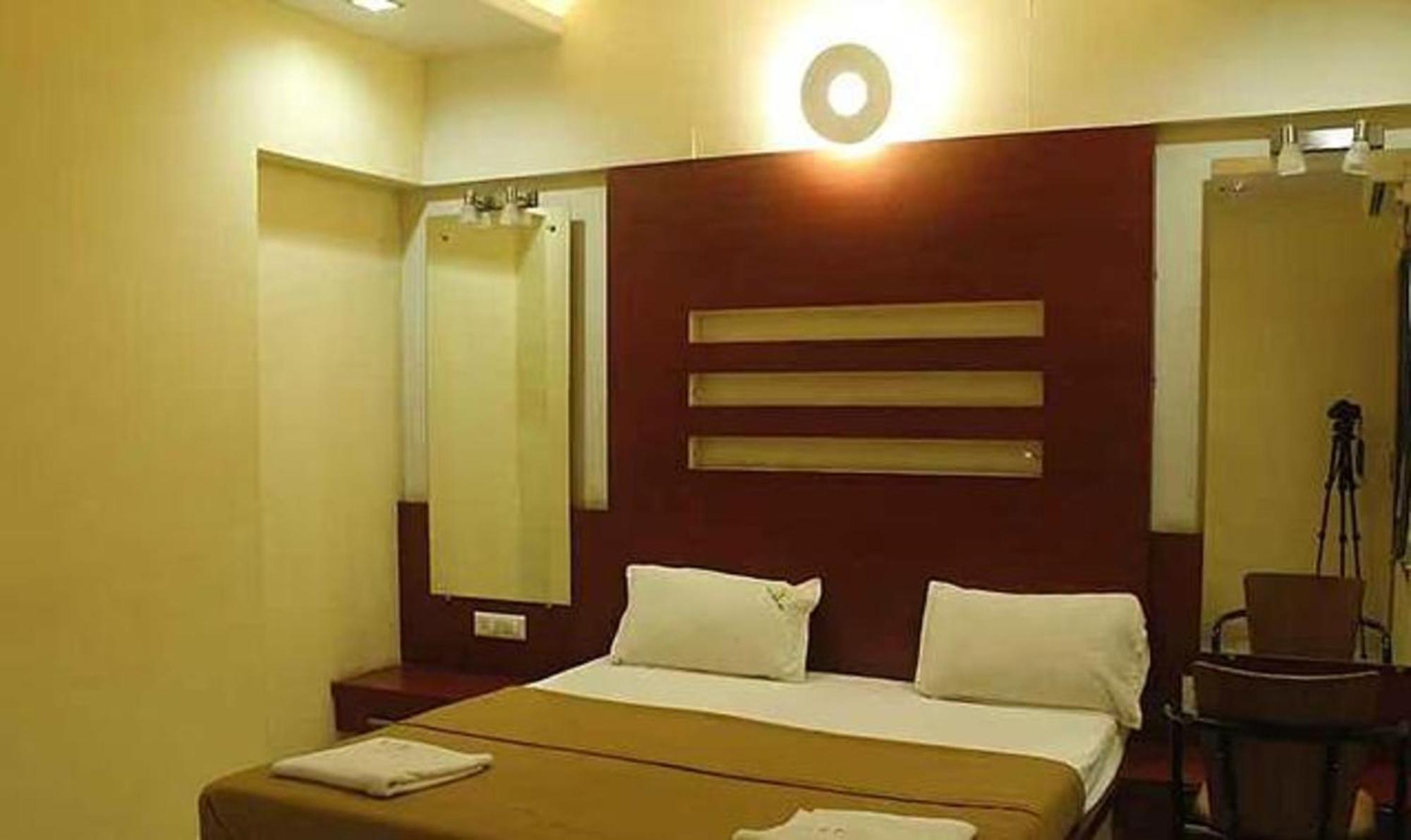 Hotel Fabhotel Skylark Inn Nashik
