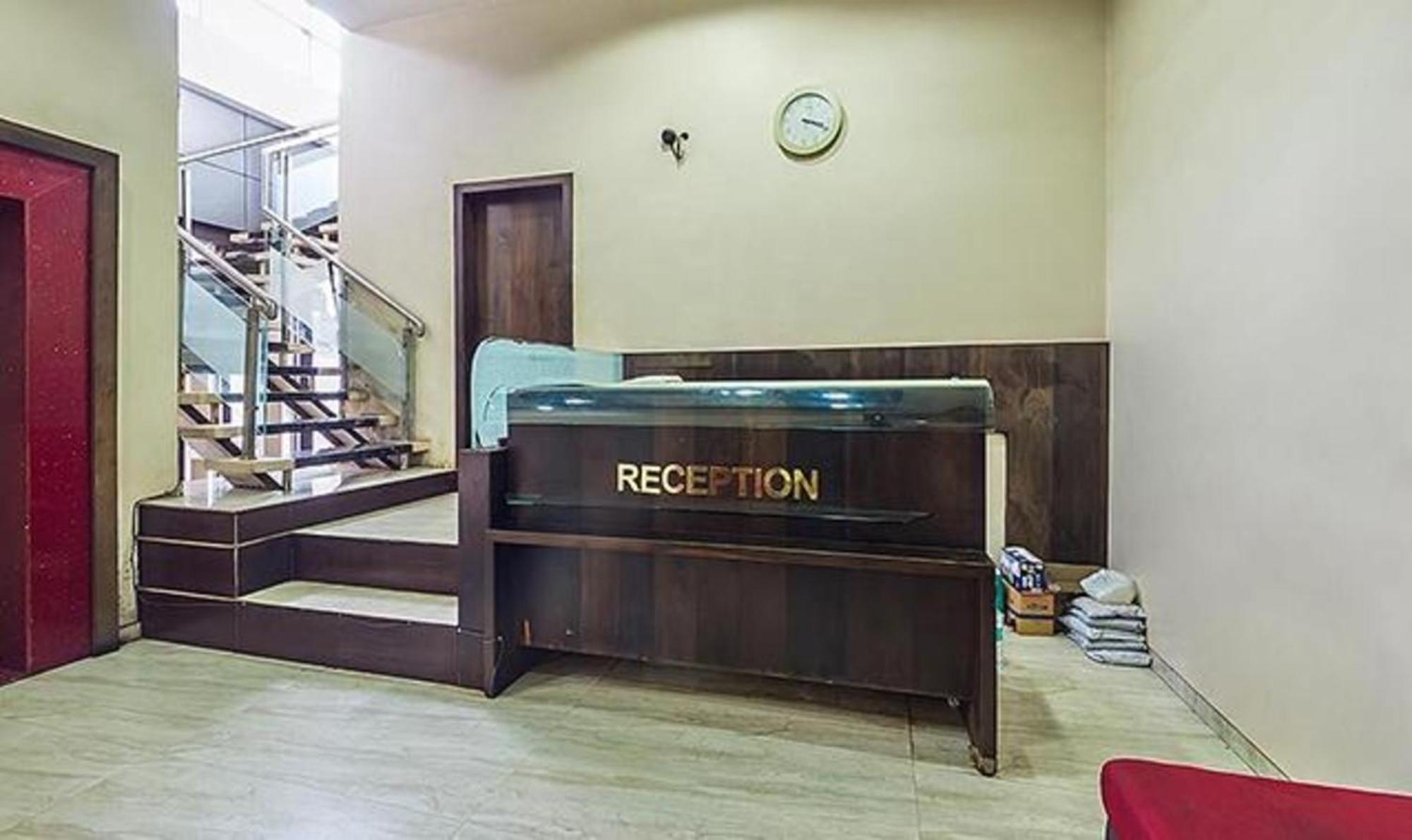 Fabhotel Skylark Inn