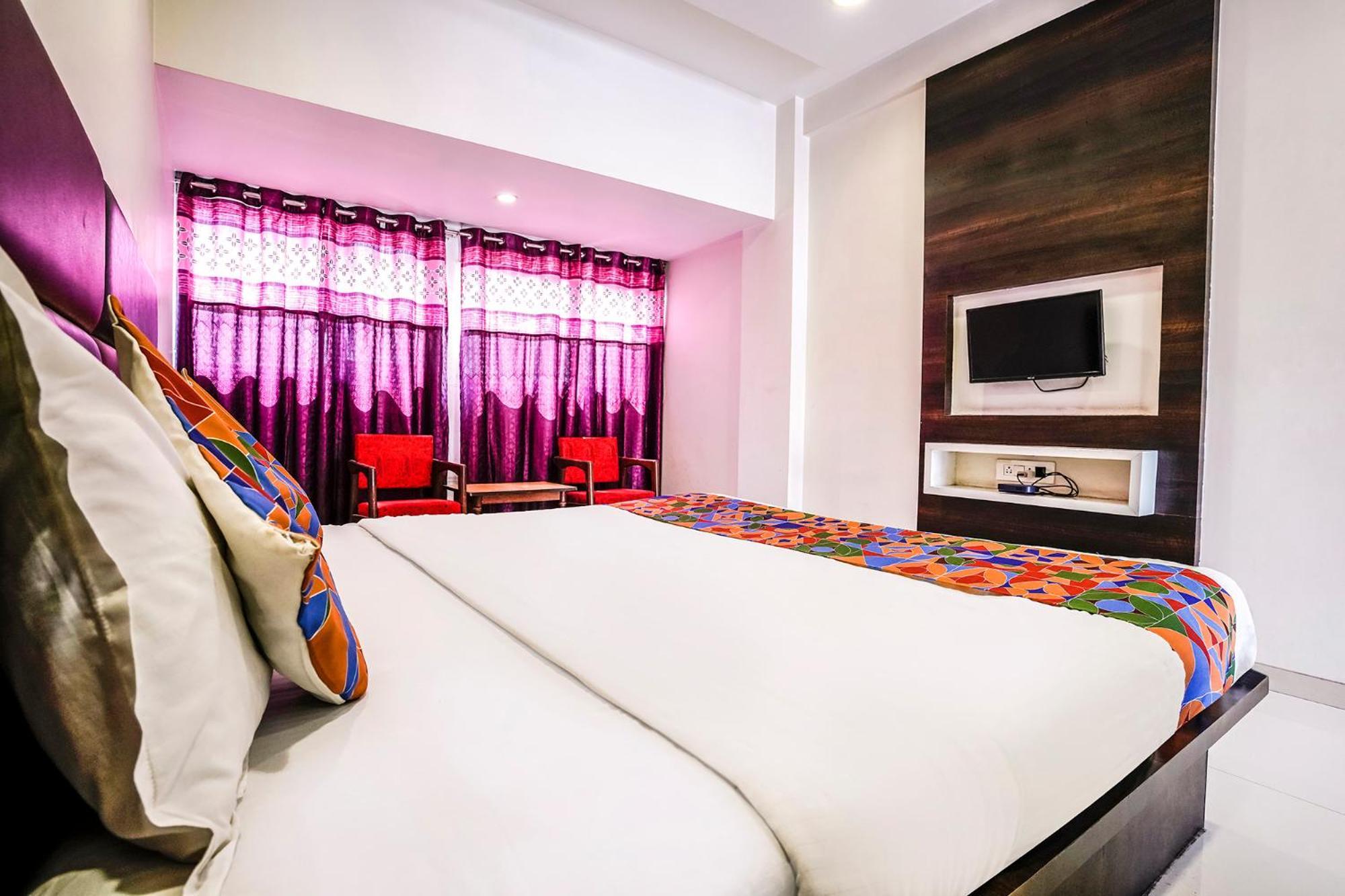 Hotel Fabexpress Raj Tourist Nashik
