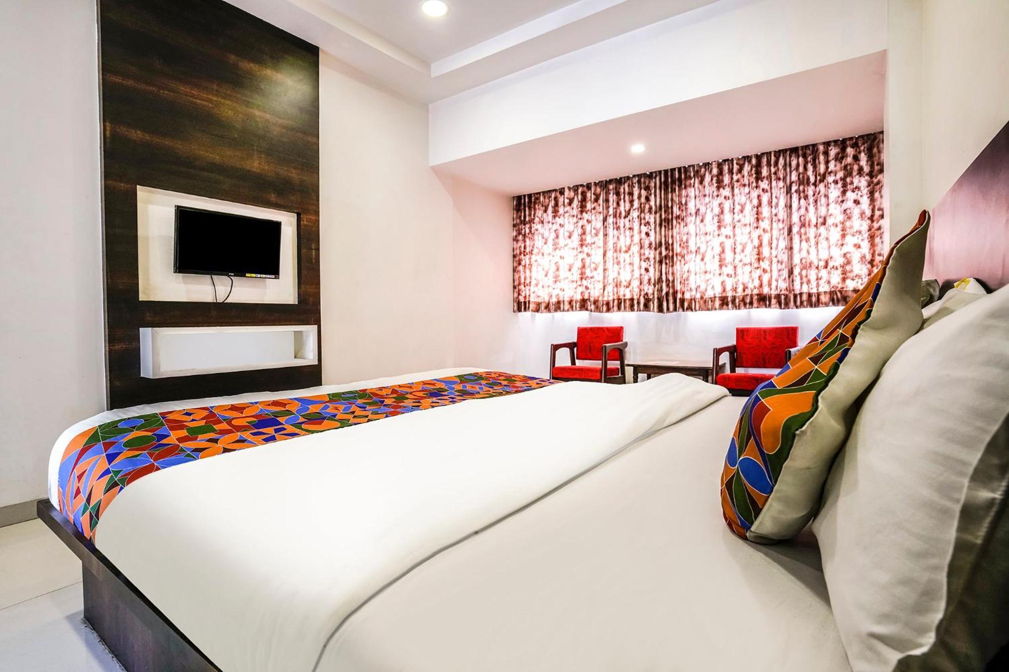 Fabexpress Raj Tourist 3* Nashik
