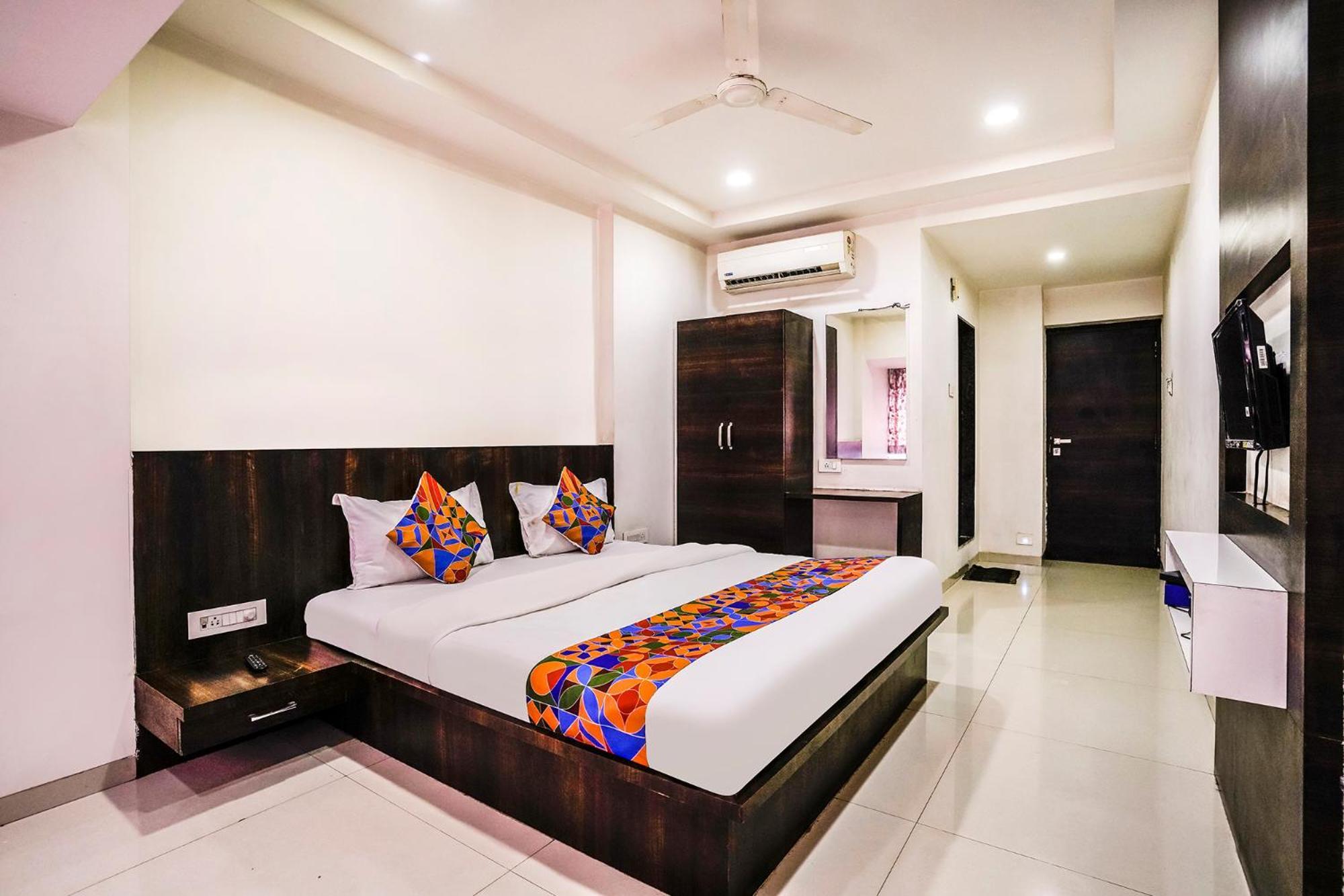Fabexpress Raj Tourist Nashik
