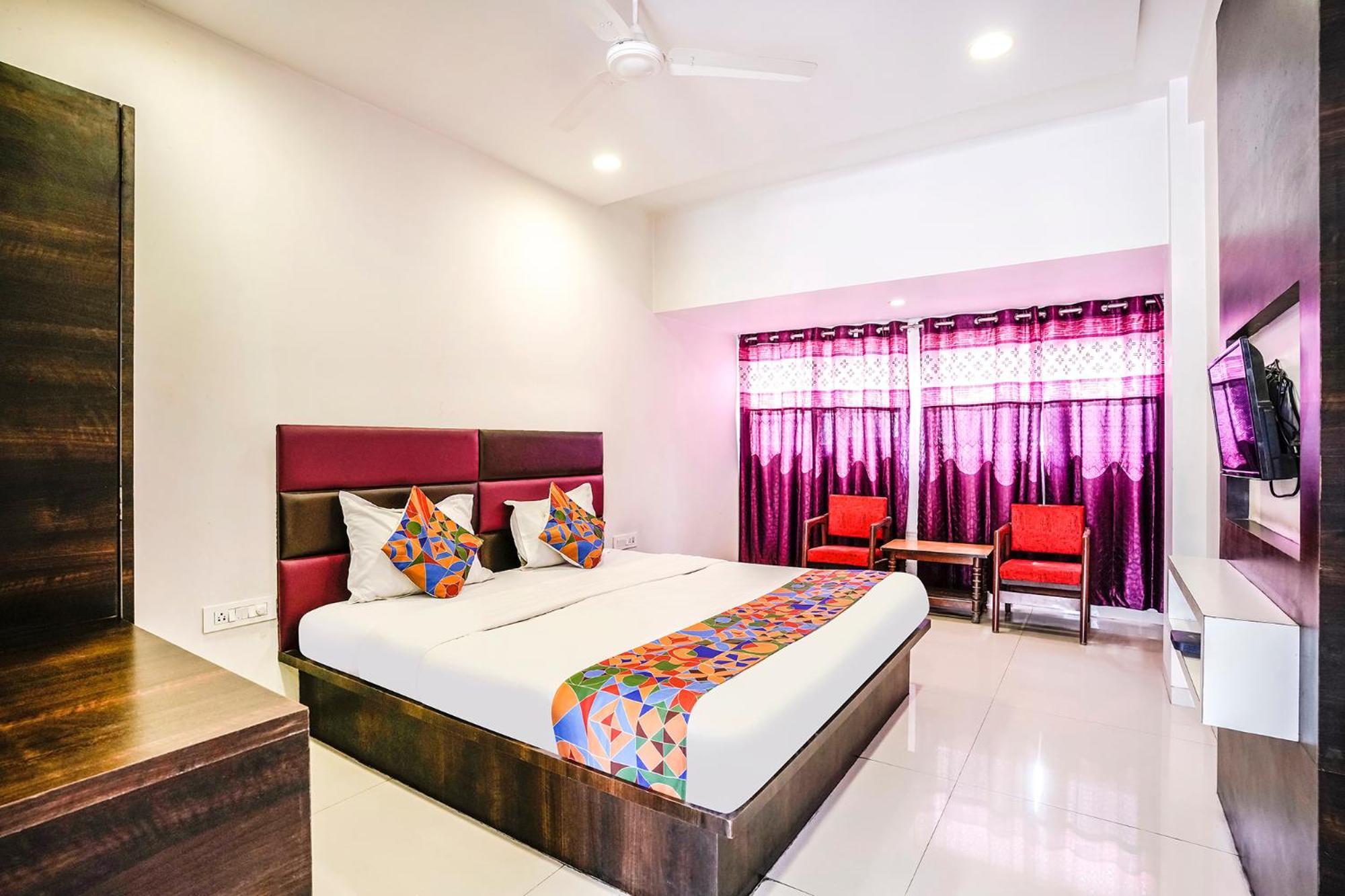 Fabexpress Raj Tourist Hotel