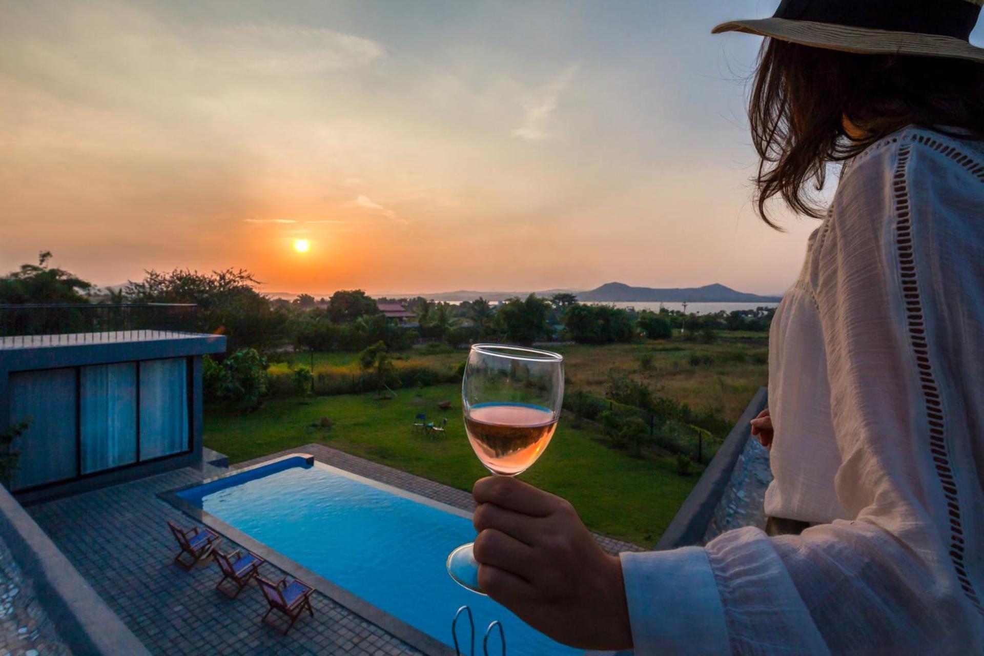 Villa Stayvista's - Lakeview With Spacious Pool & Terrace For Stargazing