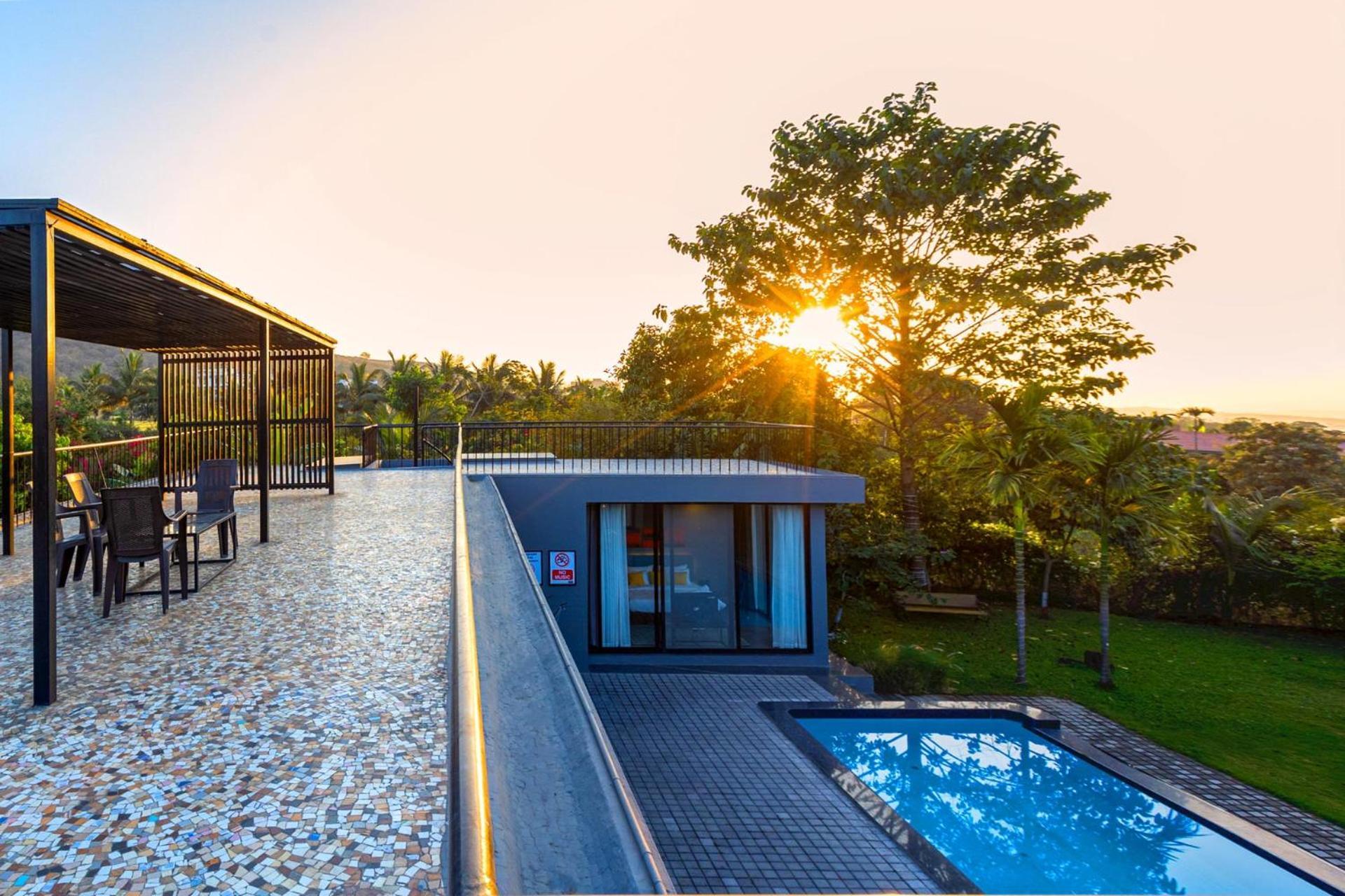 Villa Stayvista's - Lakeview With Spacious Pool & Terrace For Stargazing Nashik