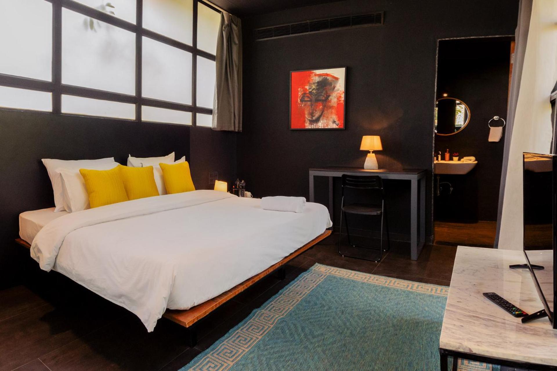Stayvista's - Lakeview With Spacious Pool & Terrace For Stargazing Nashik