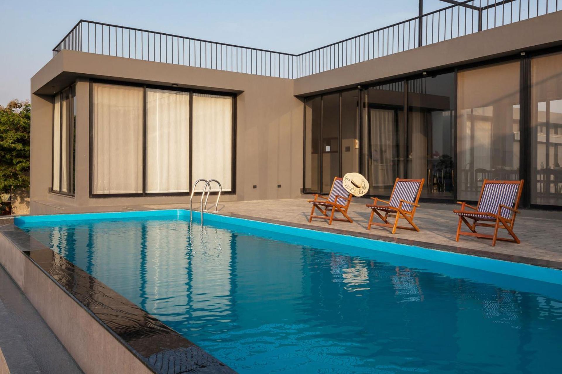 Stayvista's - Lakeview With Spacious Pool & Terrace For Stargazing Nashik