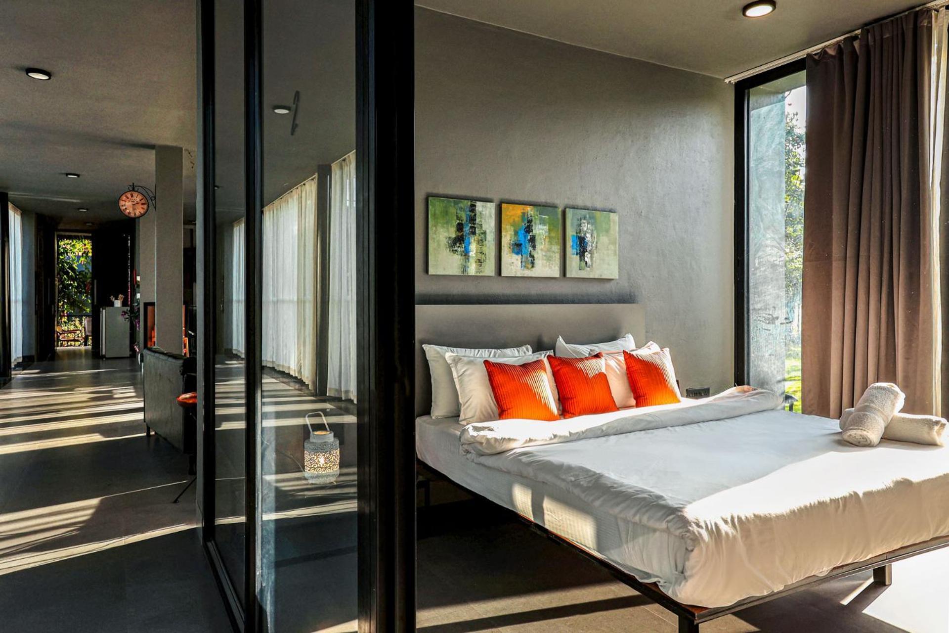 Villa Stayvista's - Lakeview With Spacious Pool & Terrace For Stargazing *