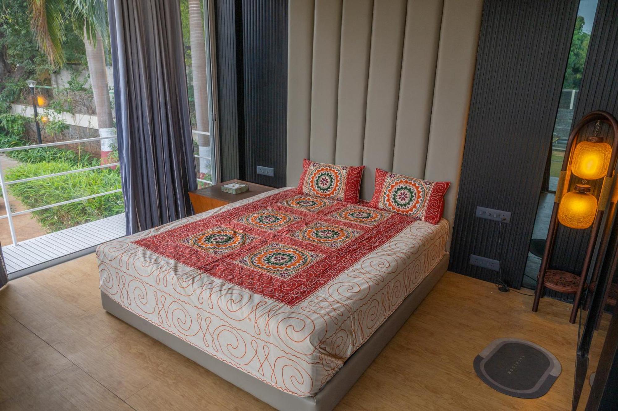Villa Ama & Trails Butterfly Villa, Deolali, *