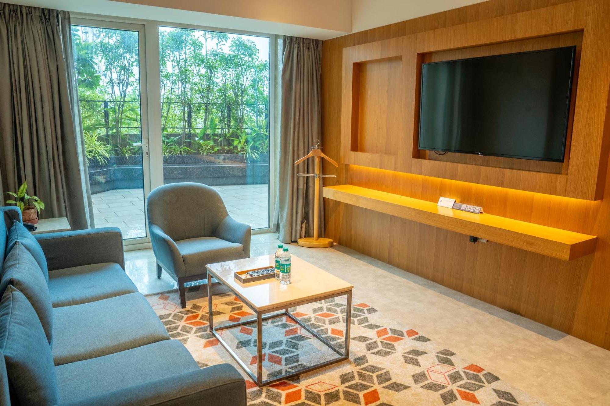 Hotel Courtyard By Marriott Nashik