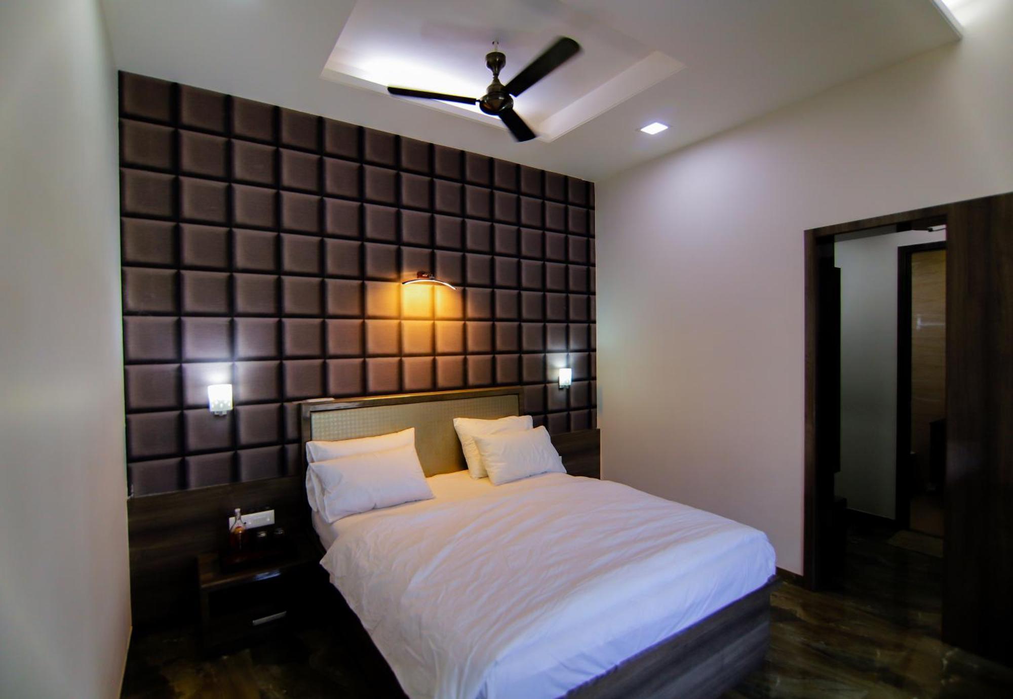 Canton Only Family Villa