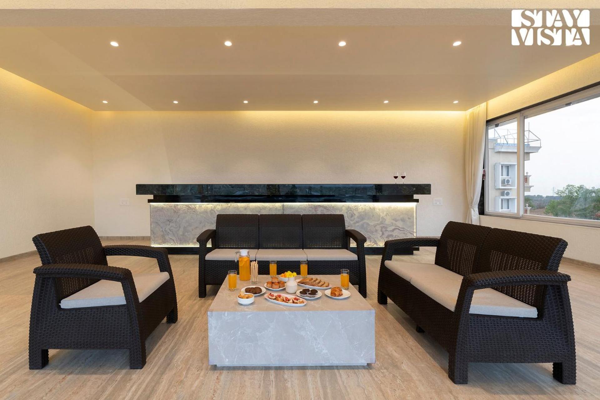 Stayvista At Majestic Whispers With Rooftop Pool Villa *