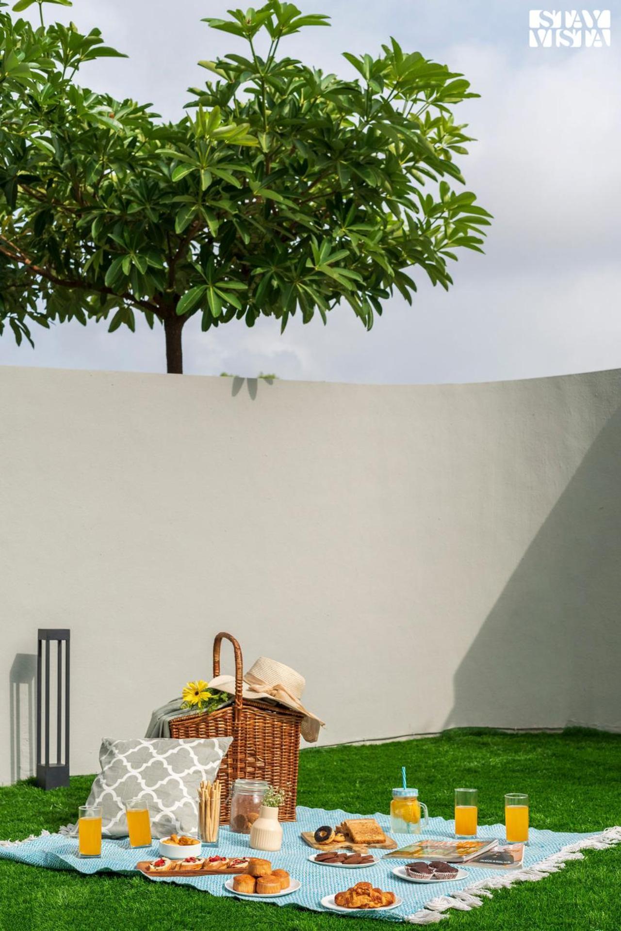 Stayvista At Majestic Whispers With Rooftop Pool Nashik