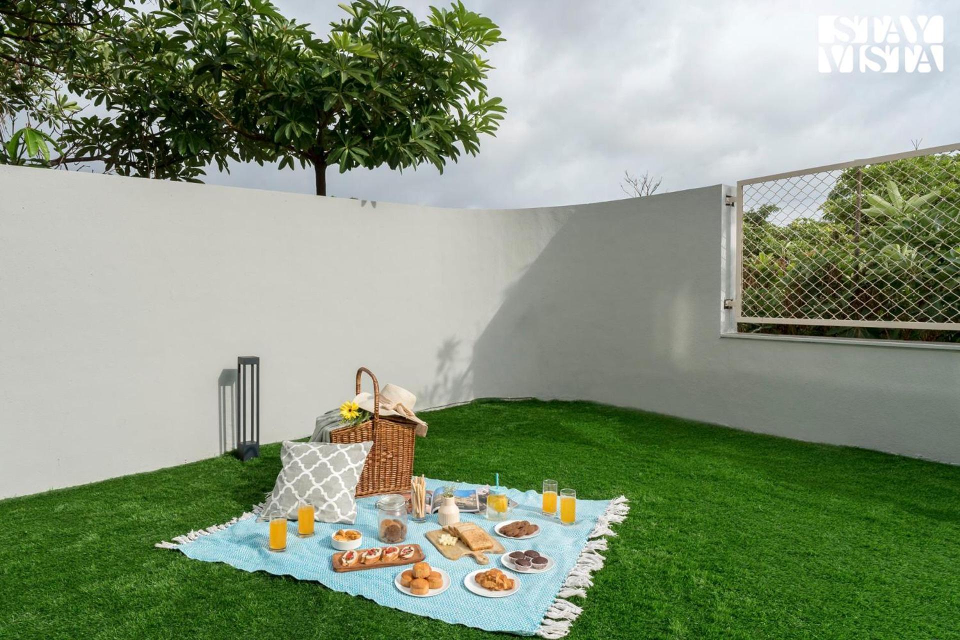 Stayvista At Majestic Whispers With Rooftop Pool *