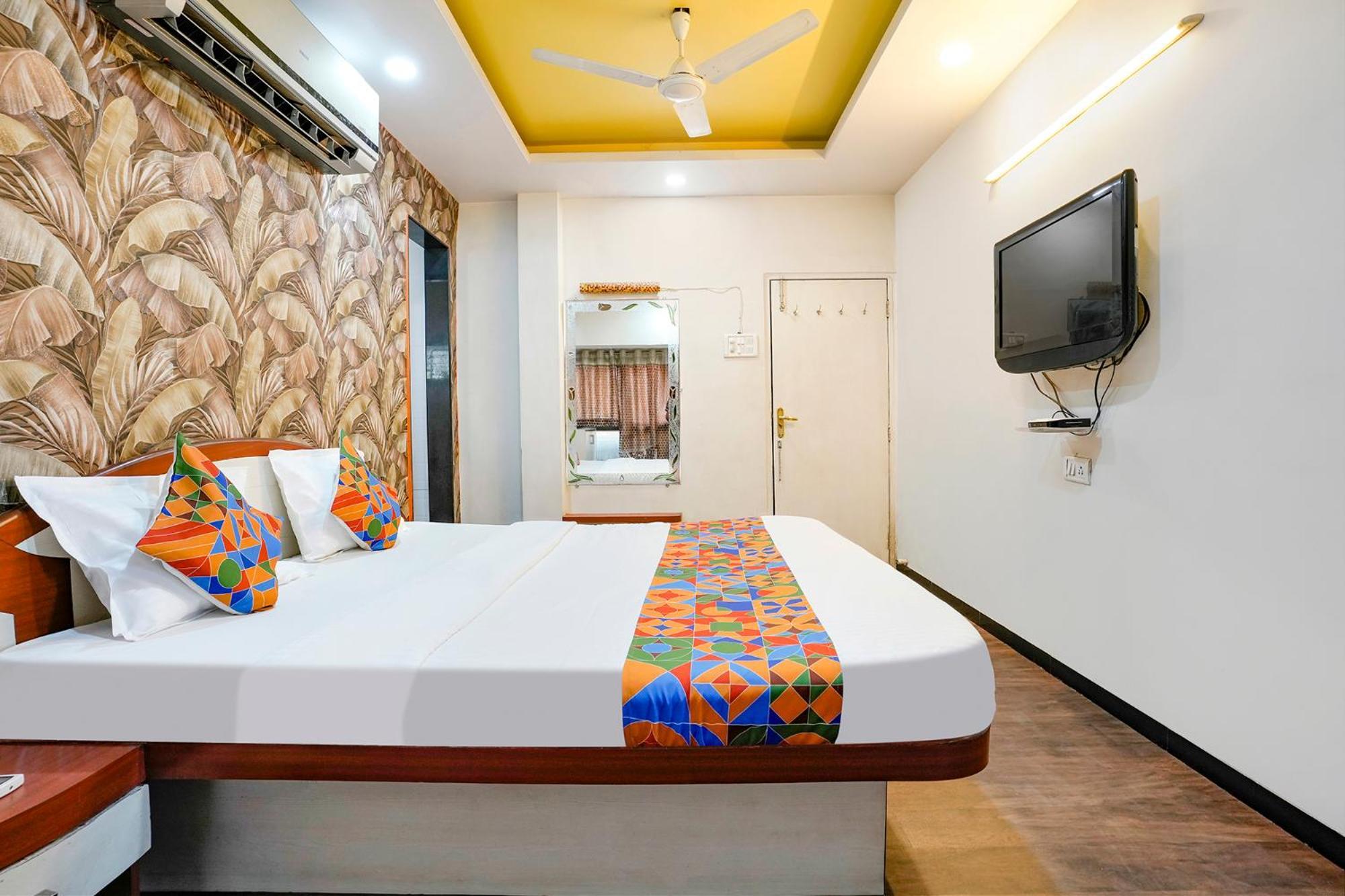 Fabhotel Saroj - Mumbai Naka Hotel Nashik