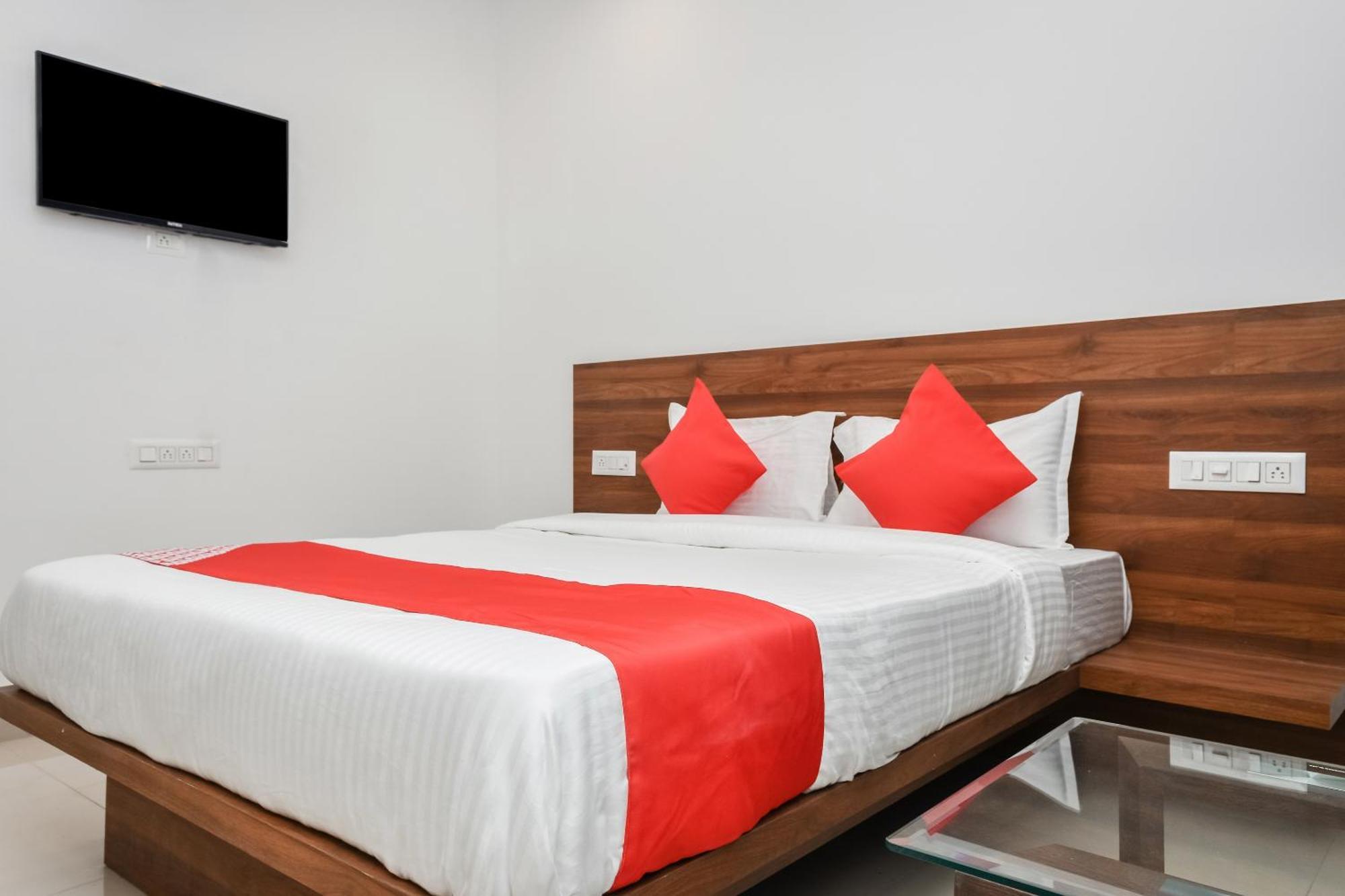 Hotel Oyo The Address 3*