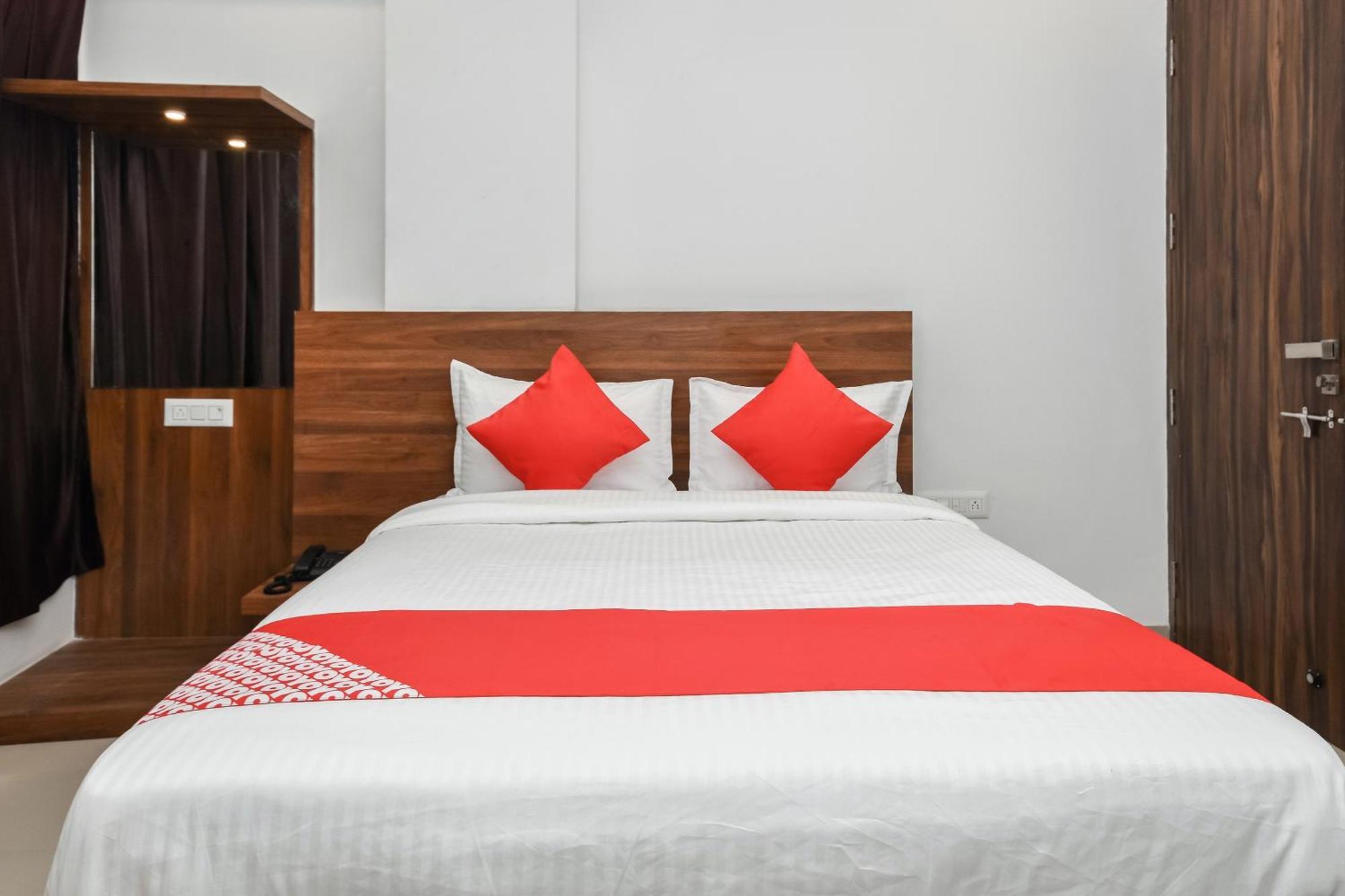 Oyo The Address Nashik