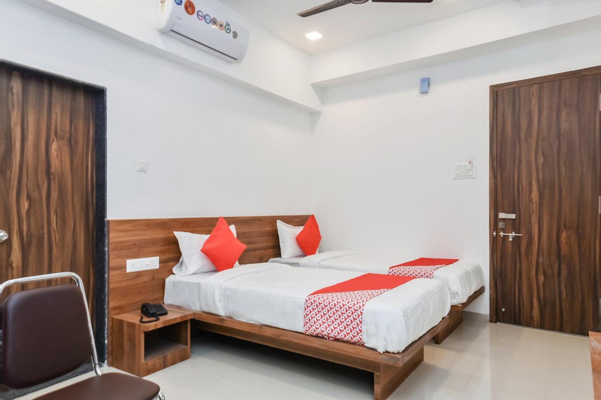 Oyo The Address 3* Nashik