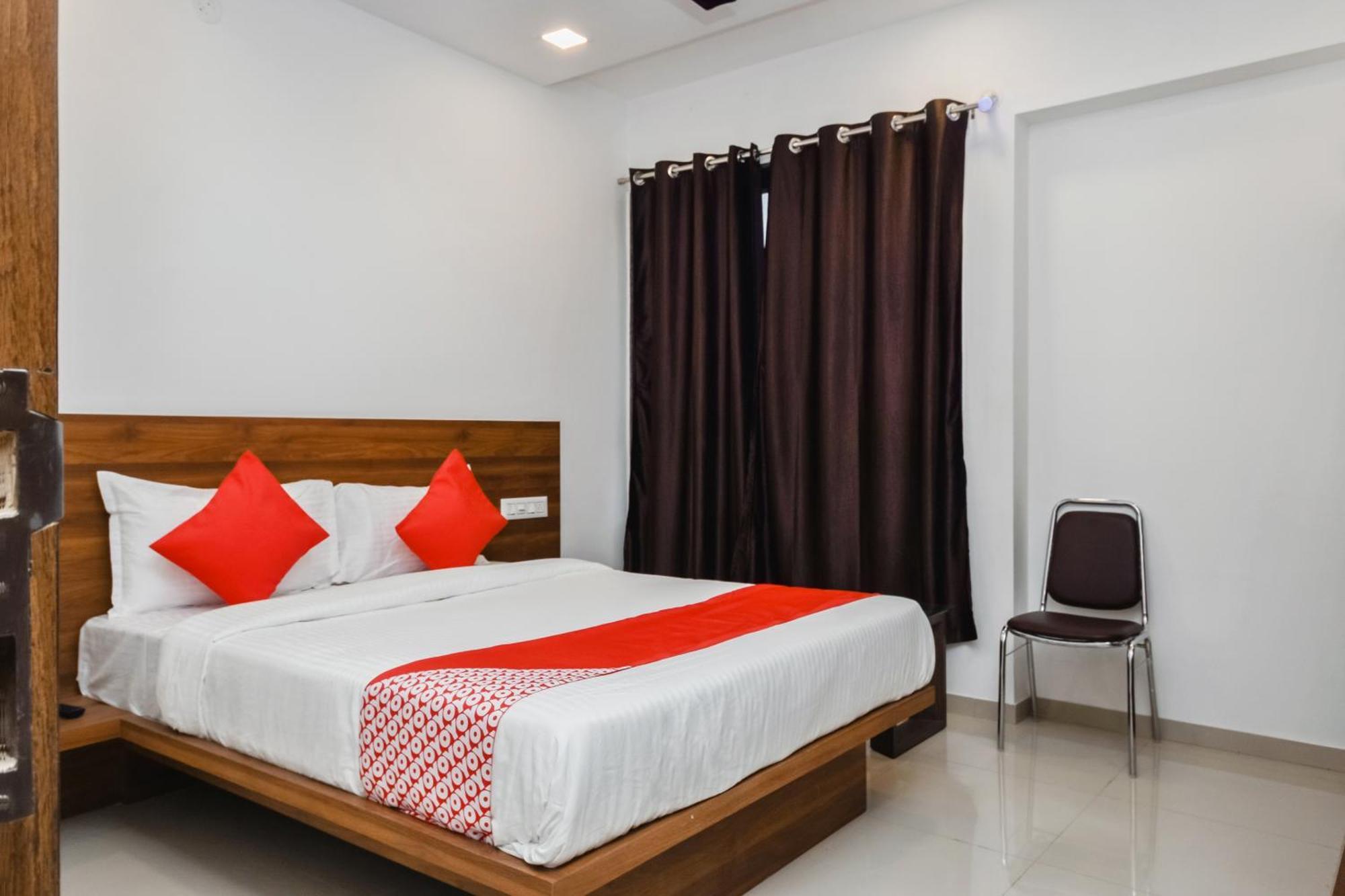 Hotel Oyo The Address 3*