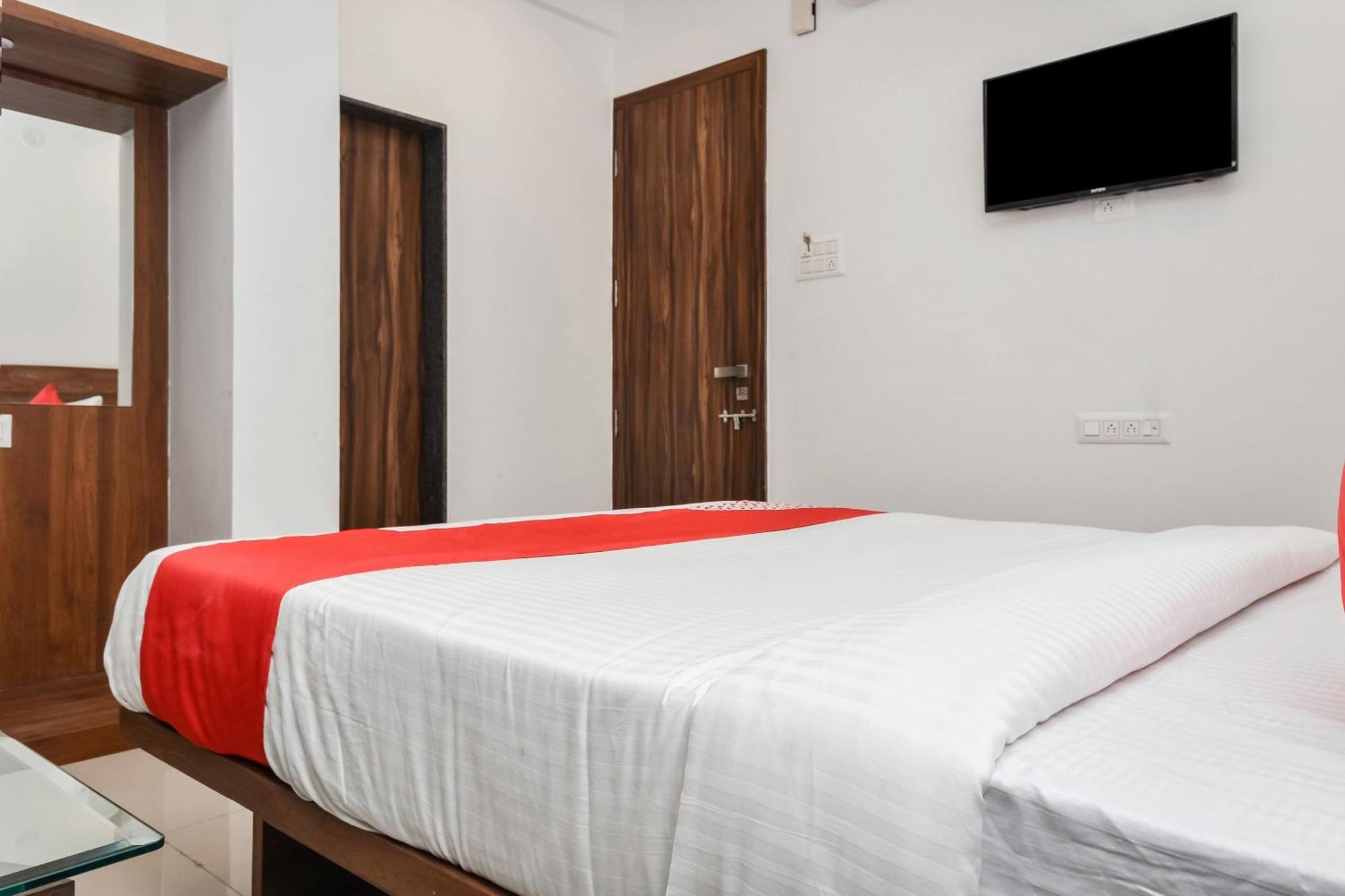 Oyo The Address 3* Nashik