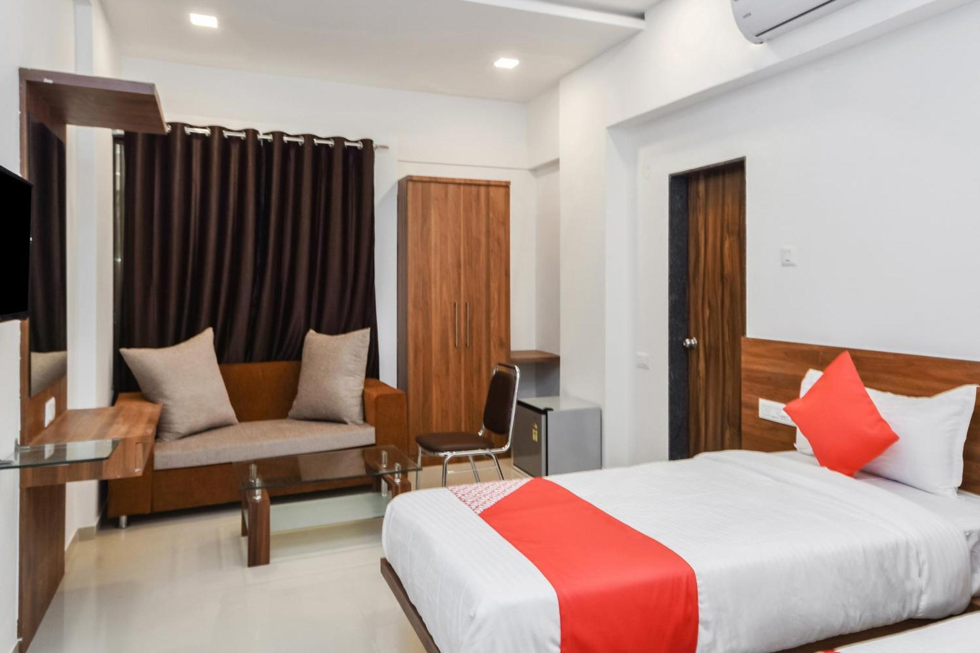 Oyo The Address Nashik